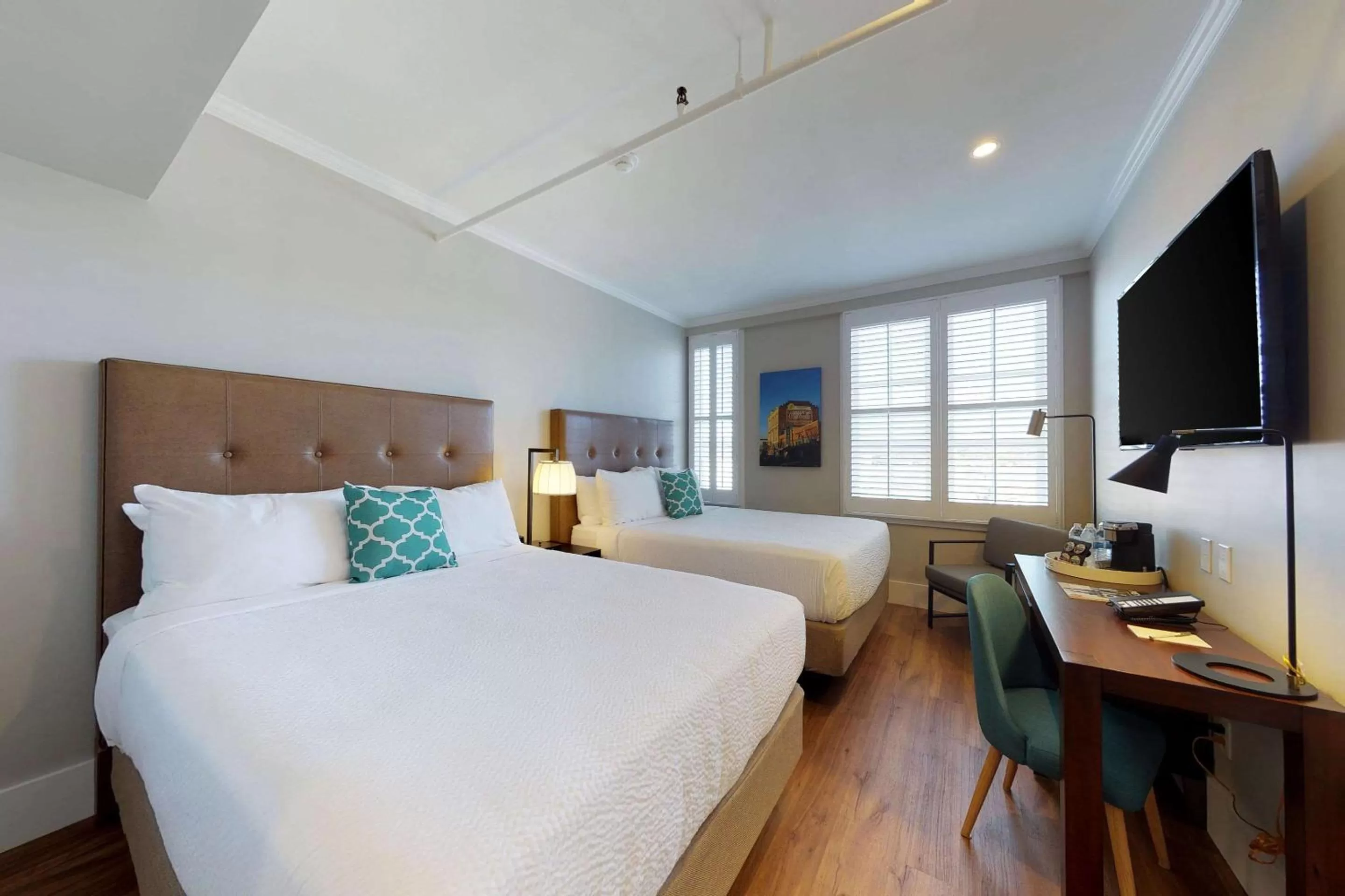 Standard 2 Queens - Non-Smoking in Hotel Petaluma, Tapestry Collection by Hilton