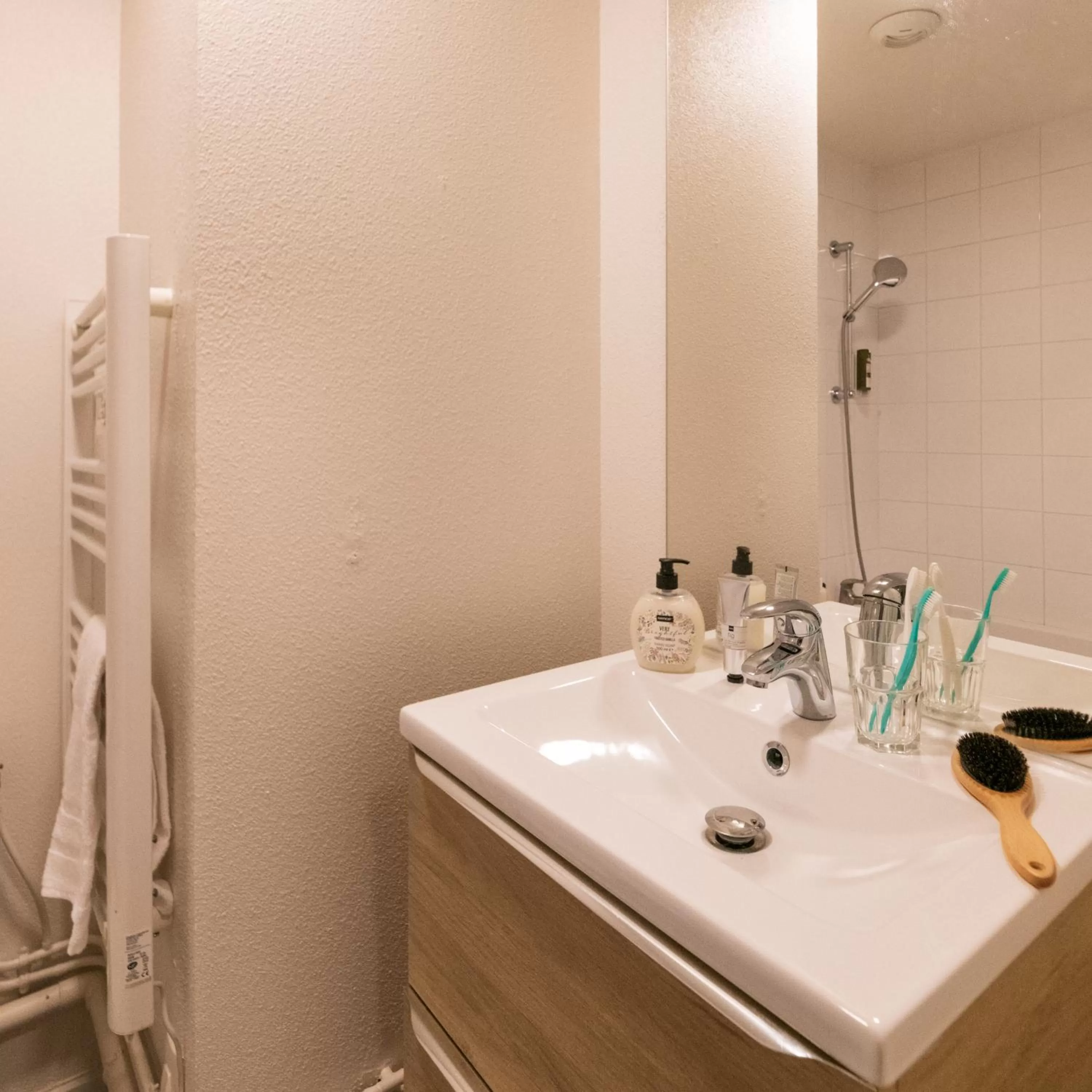 Studio with Double Bed (2 Adults) in Cerise Valence