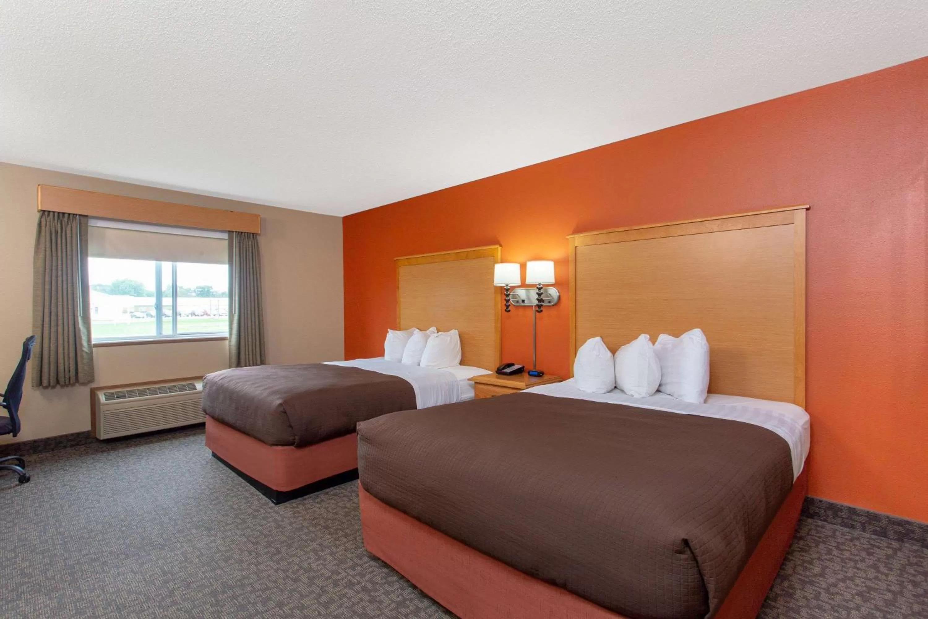 Deluxe Queen Room - Mobility Access/Non-Smoking in AmericInn by Wyndham Boscobel