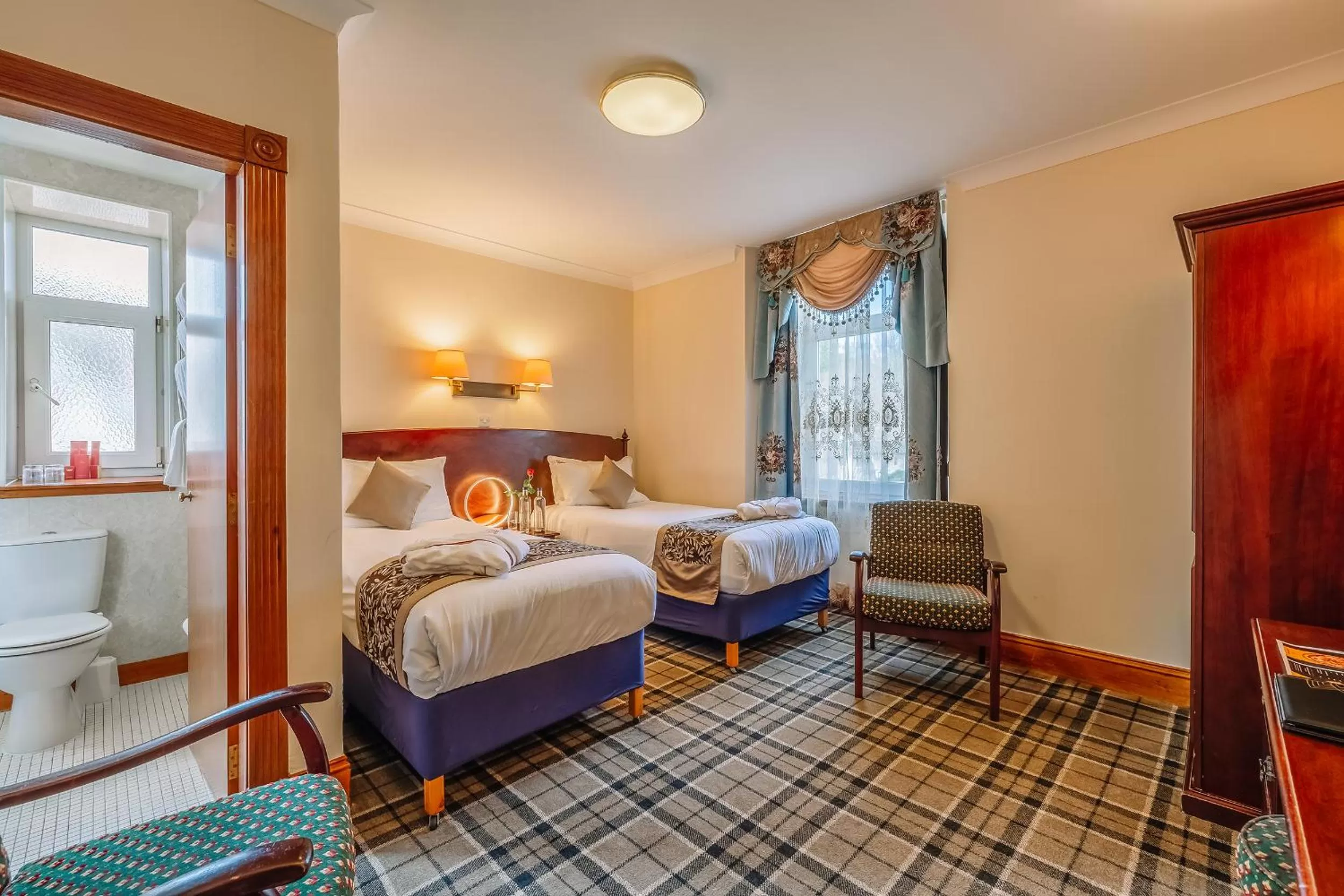 Standard Twin Room in Muthu Alexandra Hotel