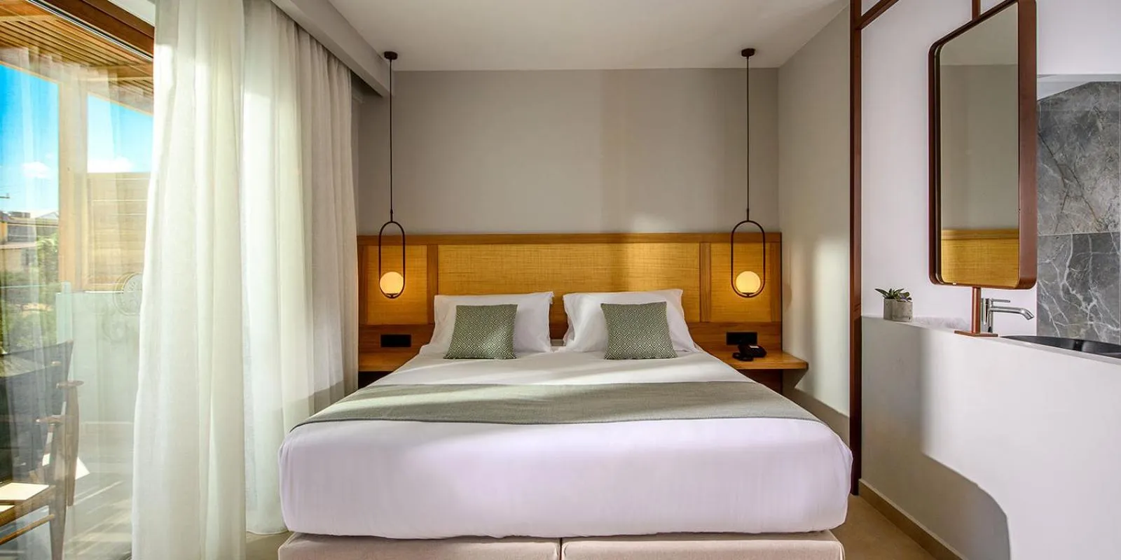 Bed in Stella Palace Aqua Park Resort