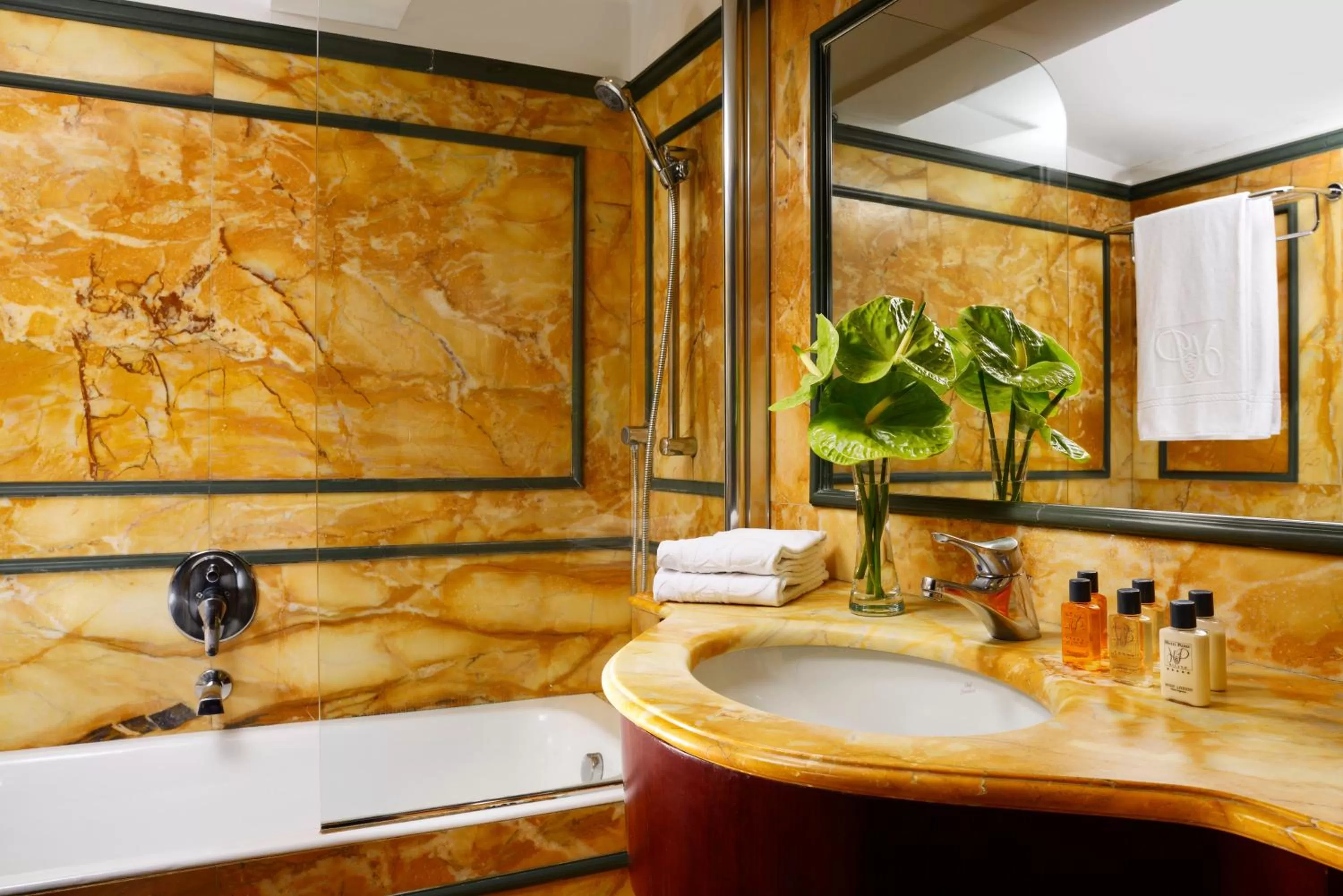 Bathroom in Hotel Pierre Milano