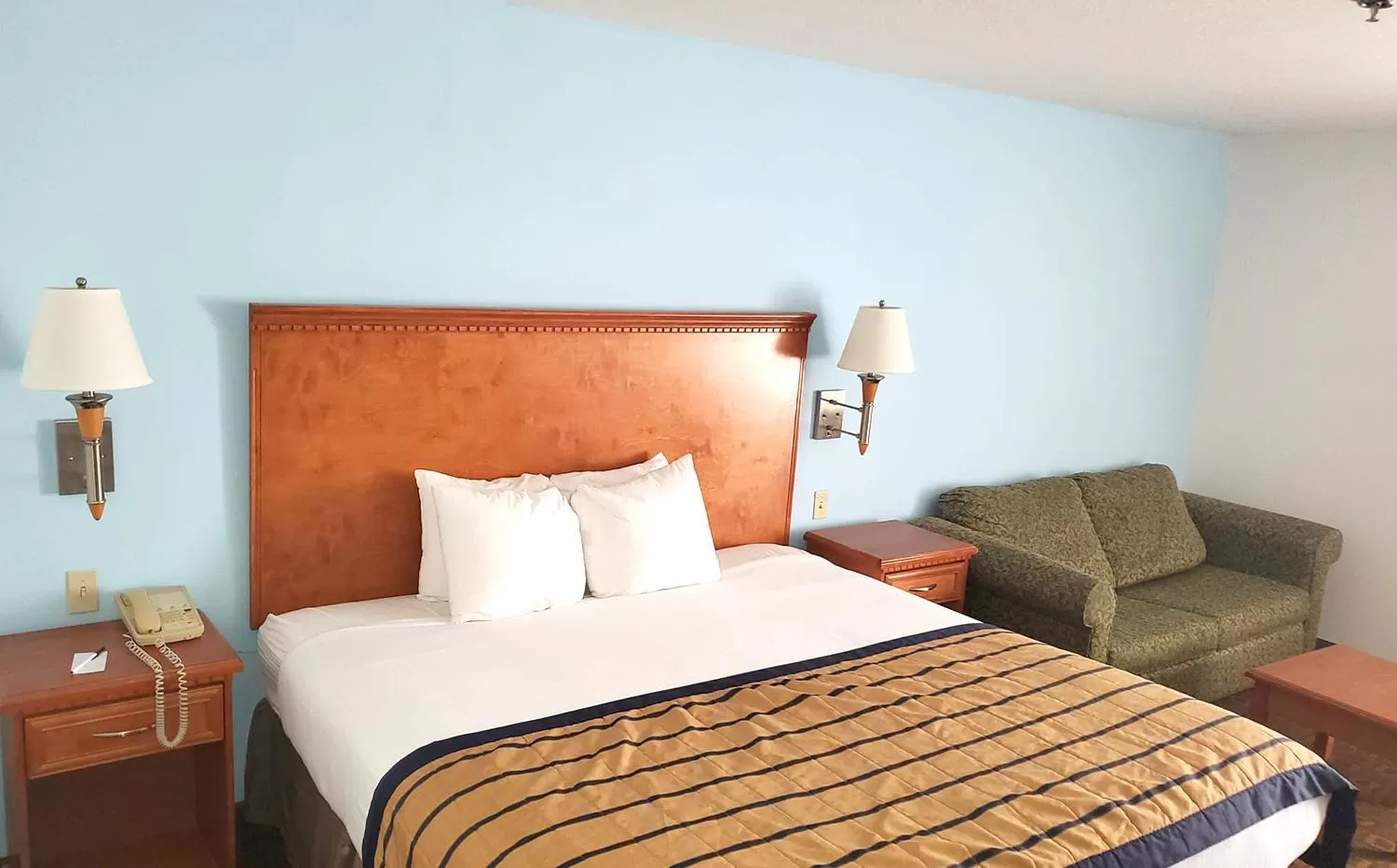 King Room - Disability Access in Coratel Inn & Suites by Jasper New Braunfels IH-35 EXT 189