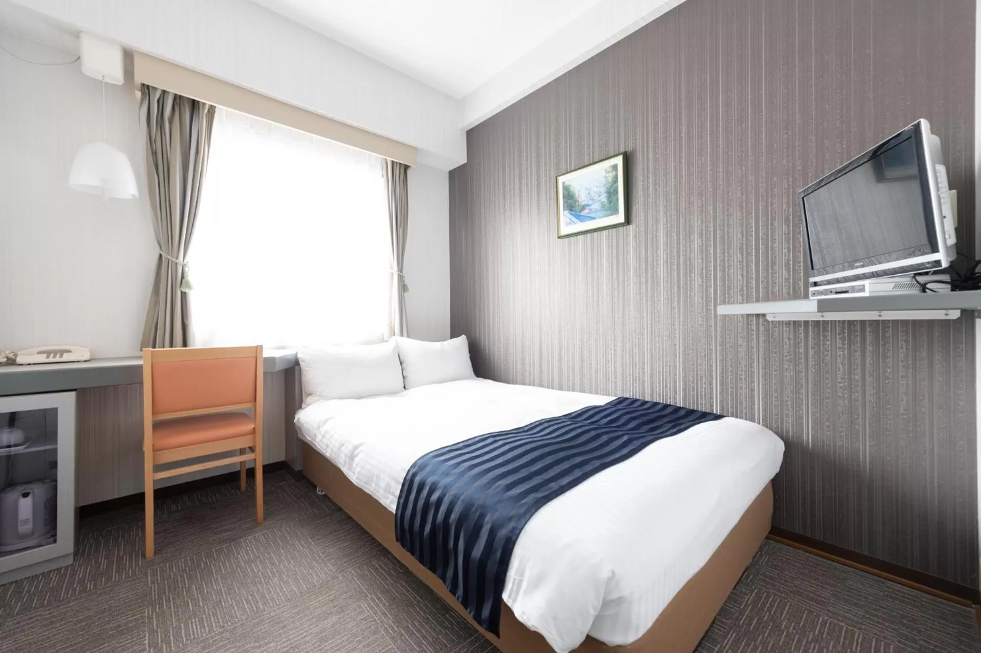 Double Room with Small Double Bed - single occupancy -  Non Smoking in Tottori City Hotel