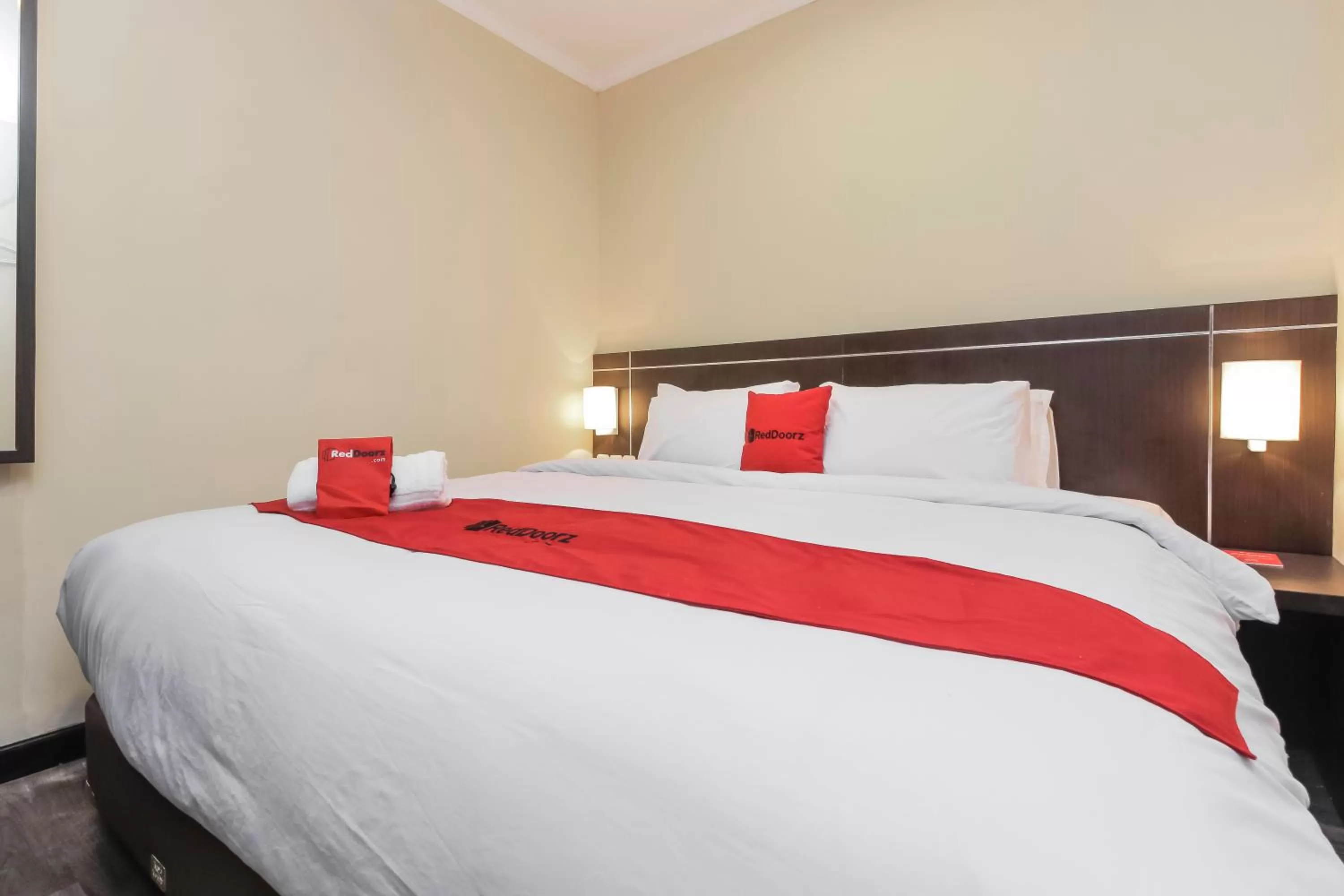 Standard Double Room in RedDoorz Plus @ Thamrin