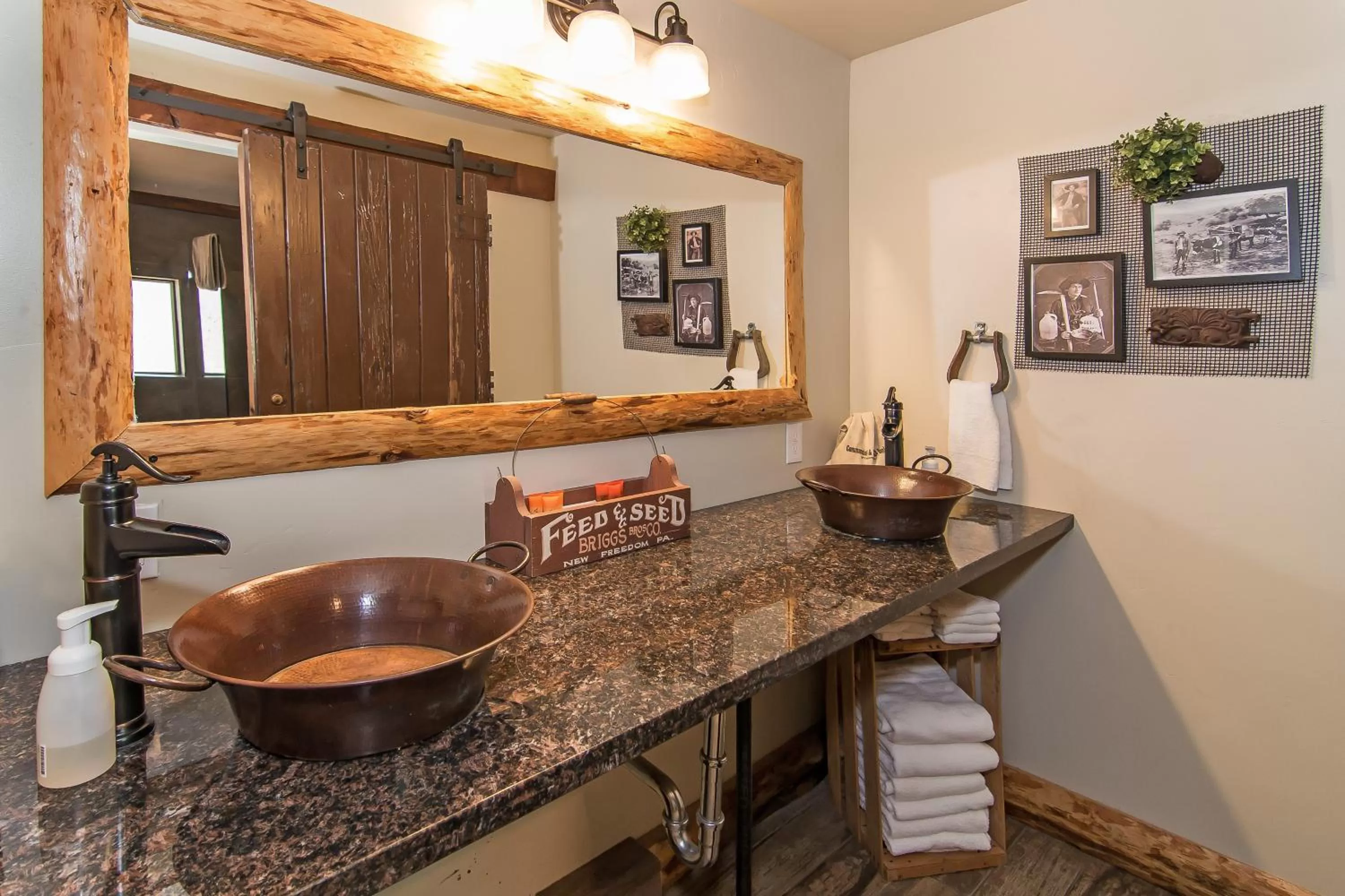 Deluxe Queen Studio with Two Queen Beds #9 in Miner's Camp