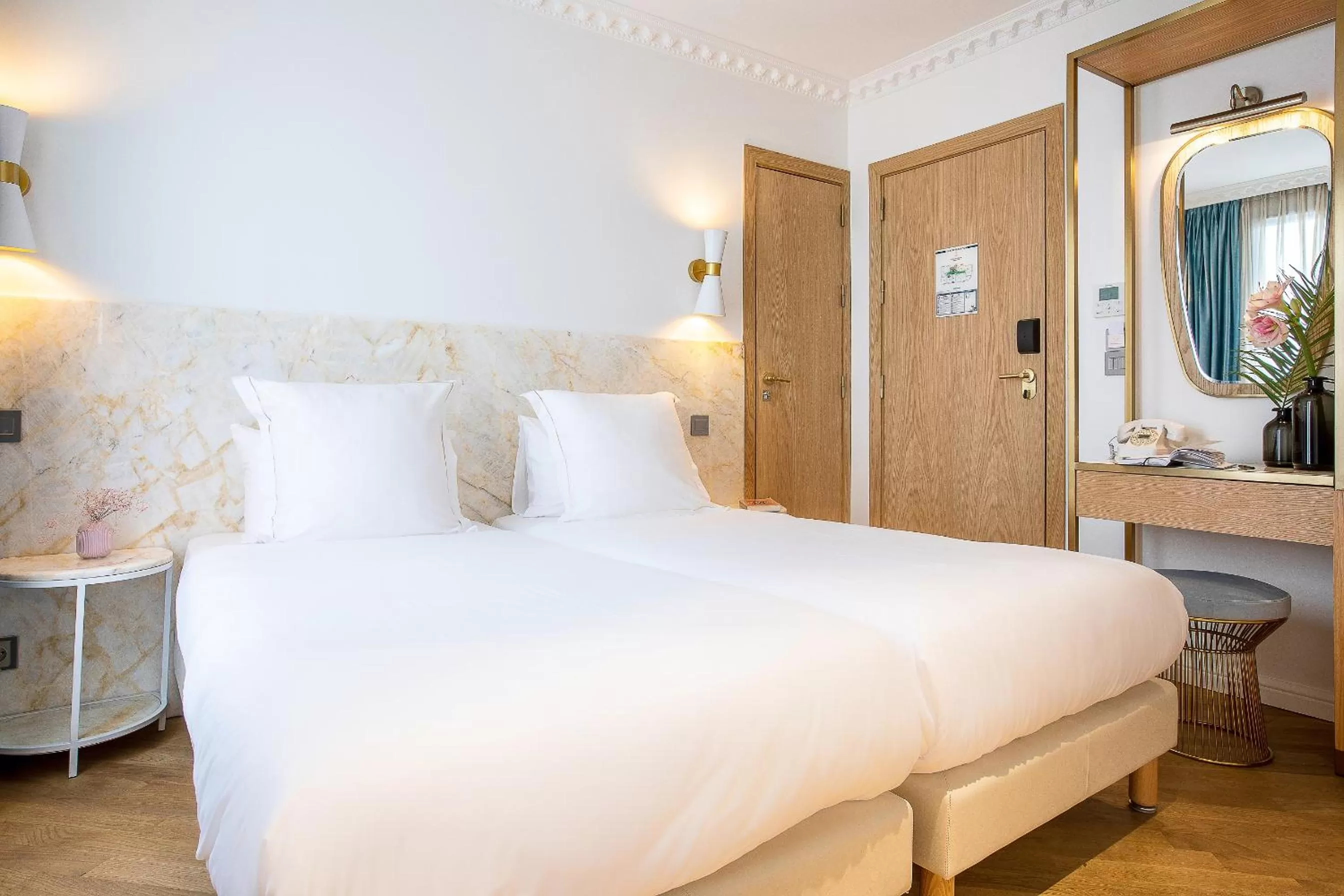 Traditional Twin Room in Rose Bourbon