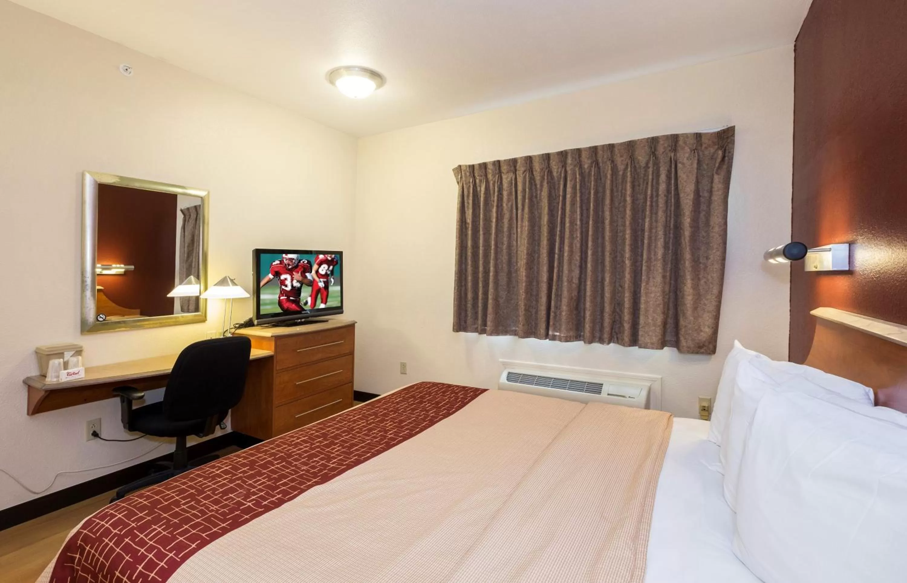 Deluxe King Room Non-Smoking in Quality Inn Queensbury - Lake George Area