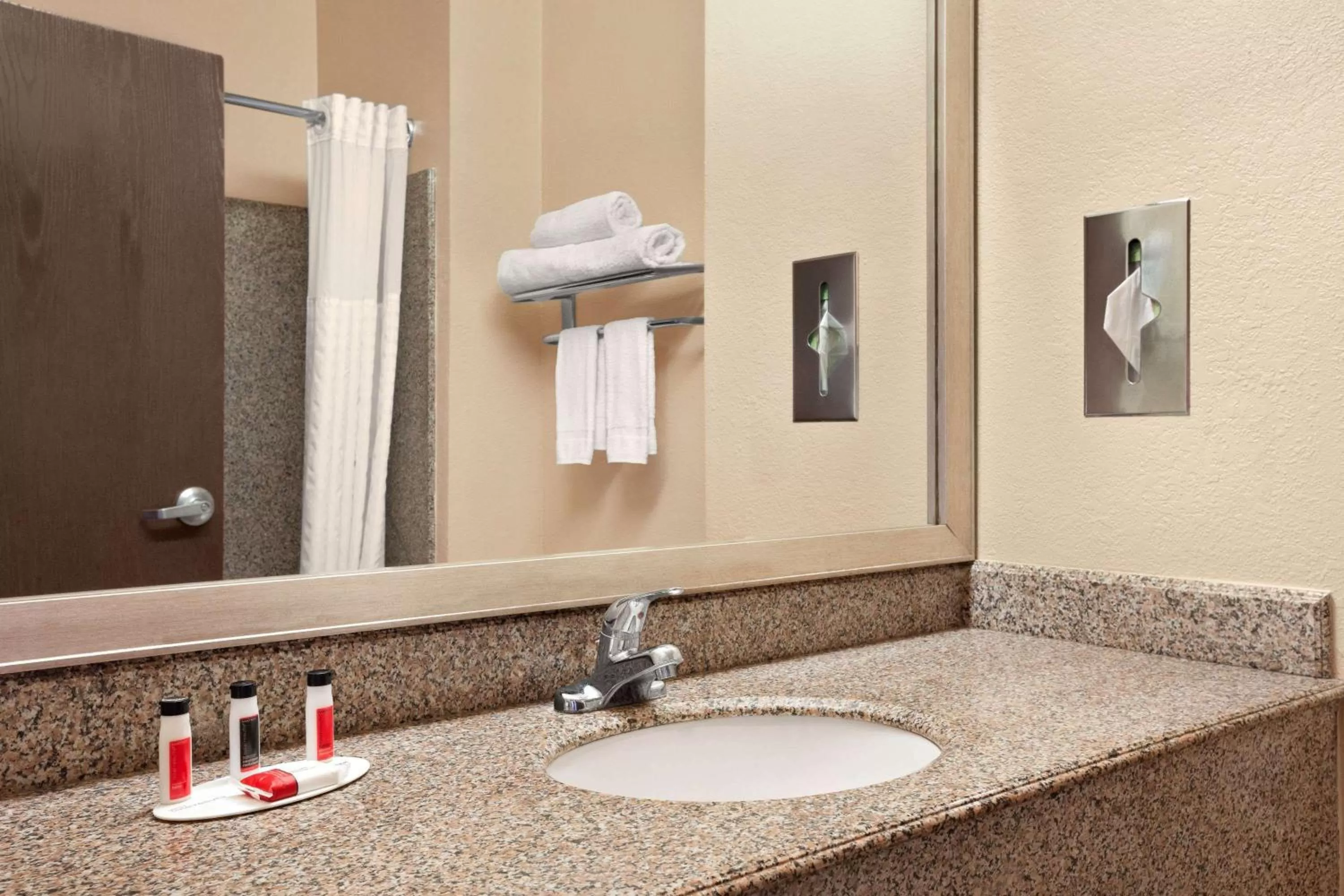 Queen Room with Two Queen Beds - Non-Smoking in Baymont by Wyndham Clute Lake Jackson