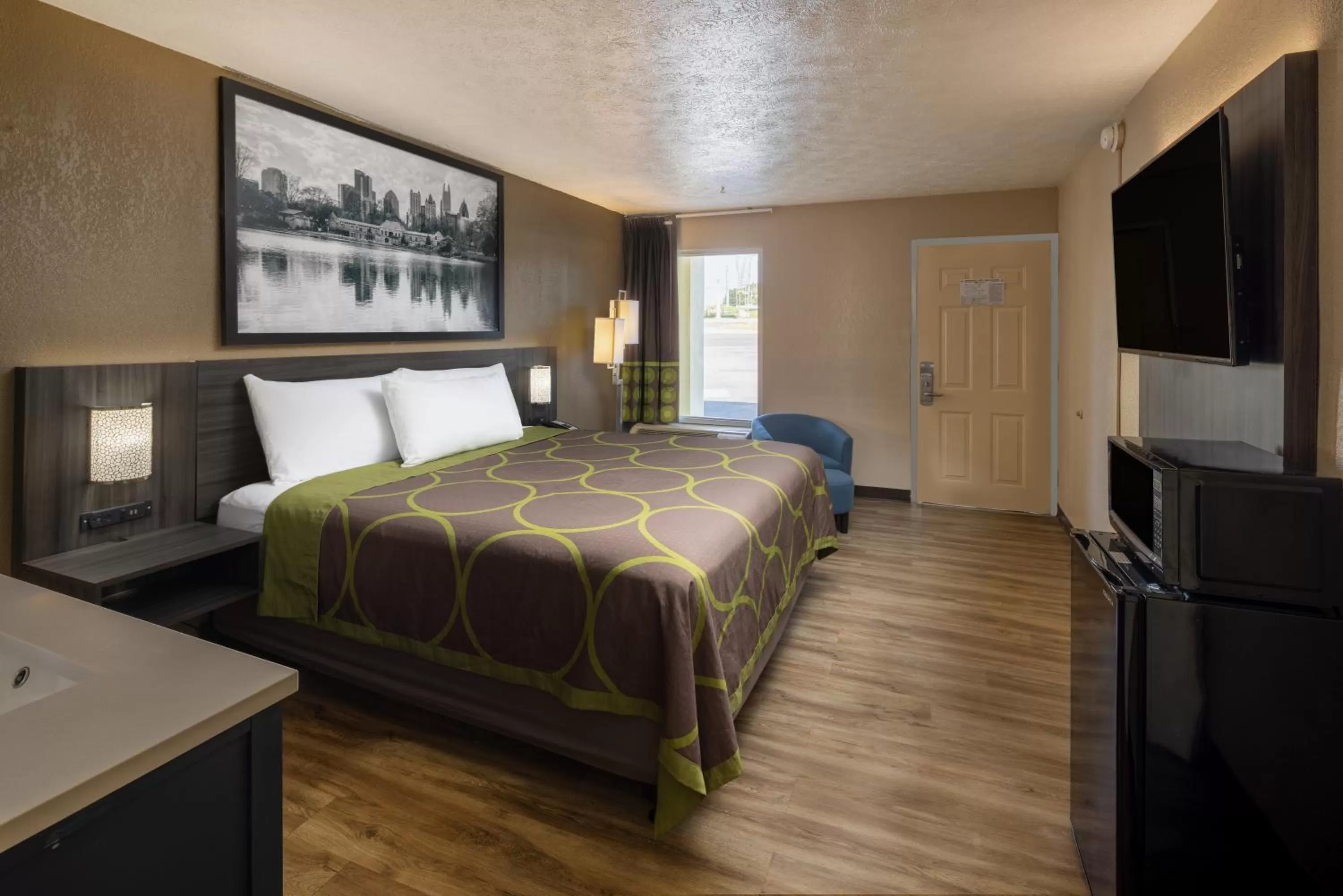 1 King Bed, Mobility Accessible Room, Roll-In Shower, Non-Smoking in Super 8 by Wyndham McDonough GA