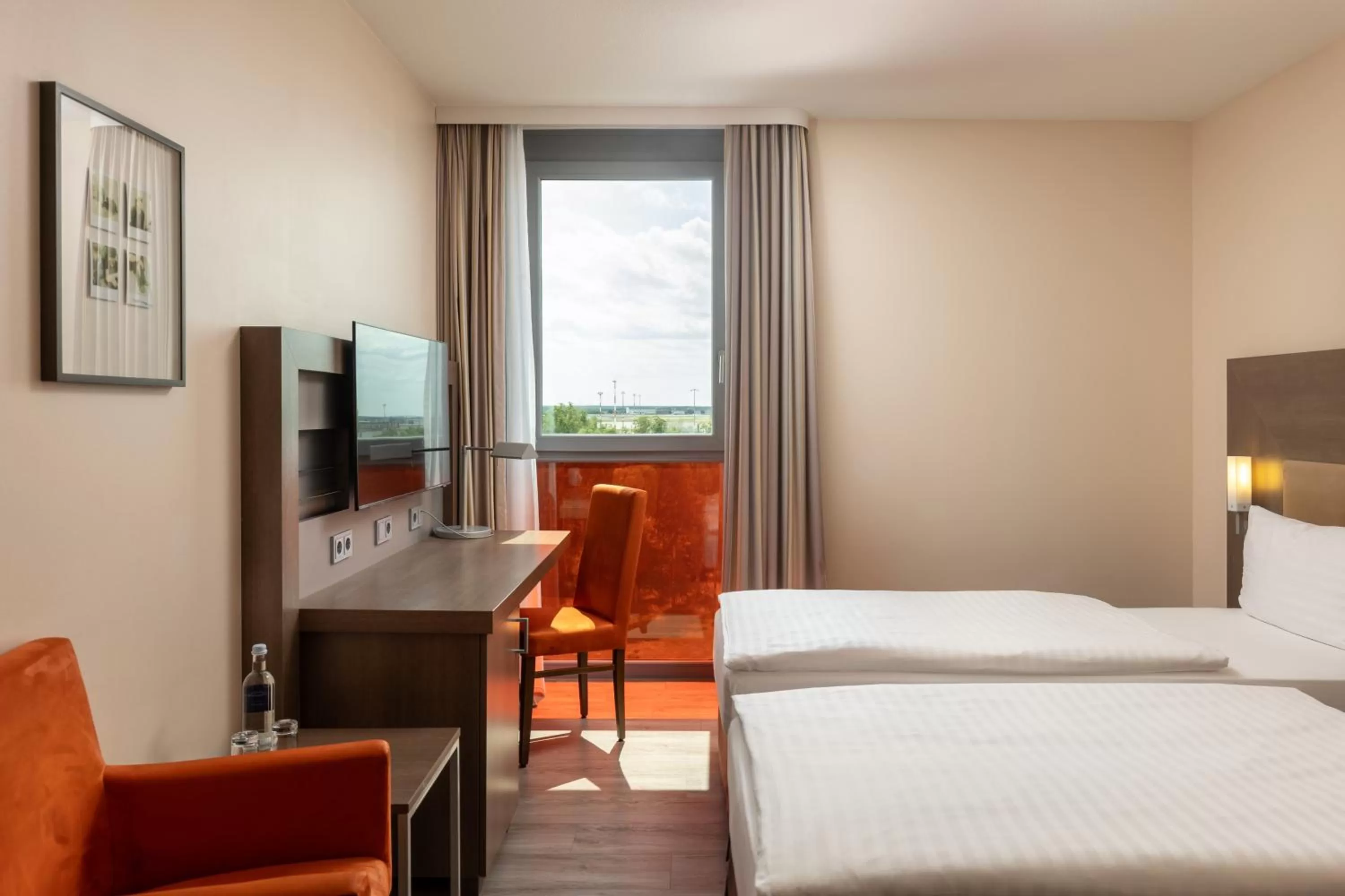 Standard Twin Room in IntercityHotel Berlin Airport Area North