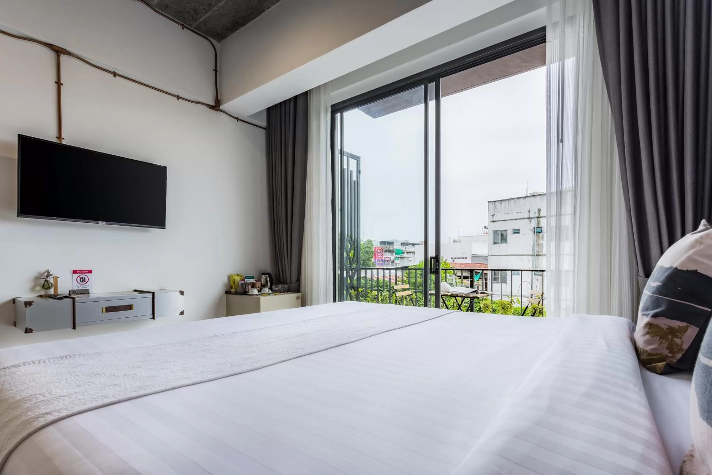 Double Room with Balcony in THE WOOD