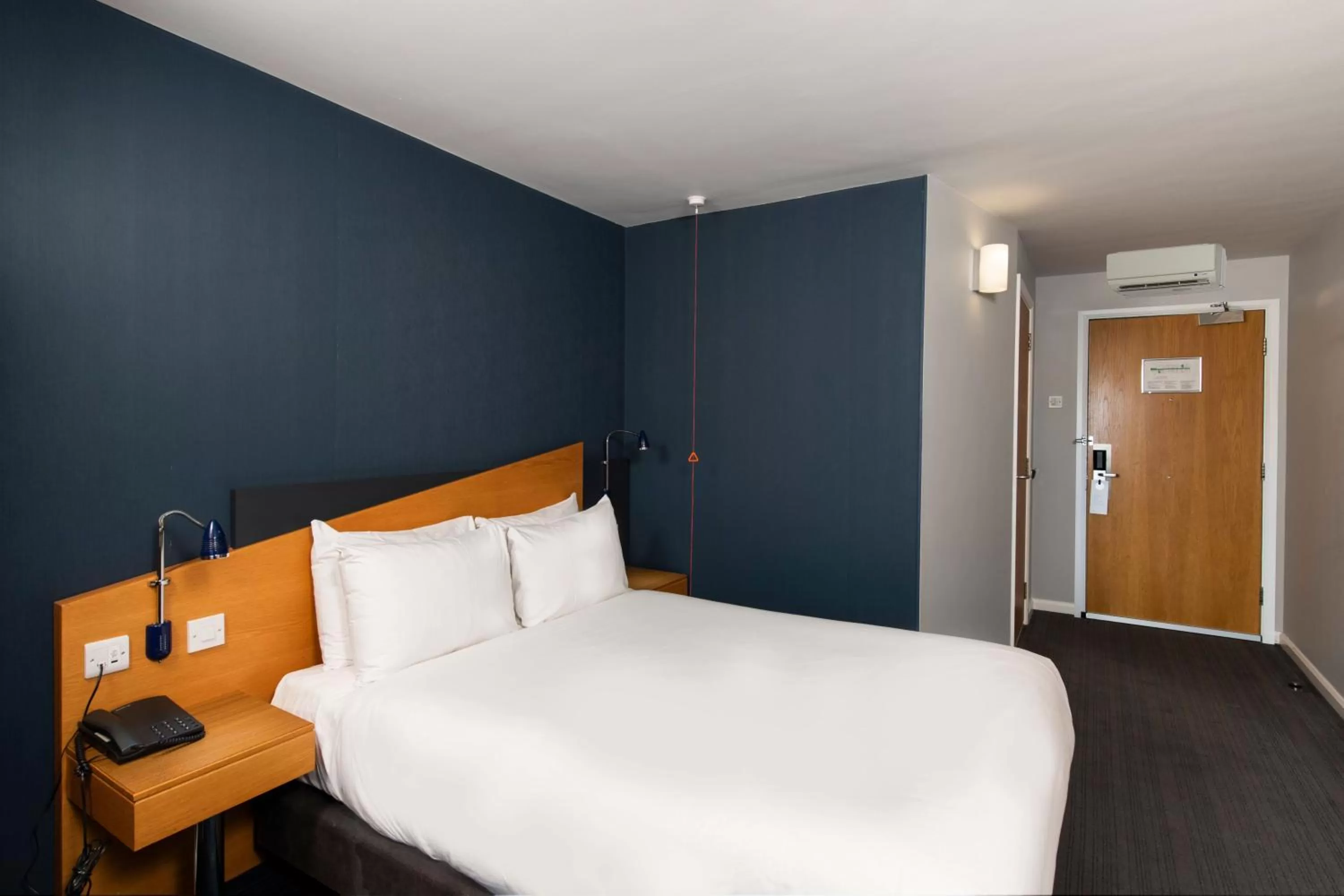 Double Room - Disability Access in Holiday Inn Express Manchester - Salford Quays, an IHG Hotel