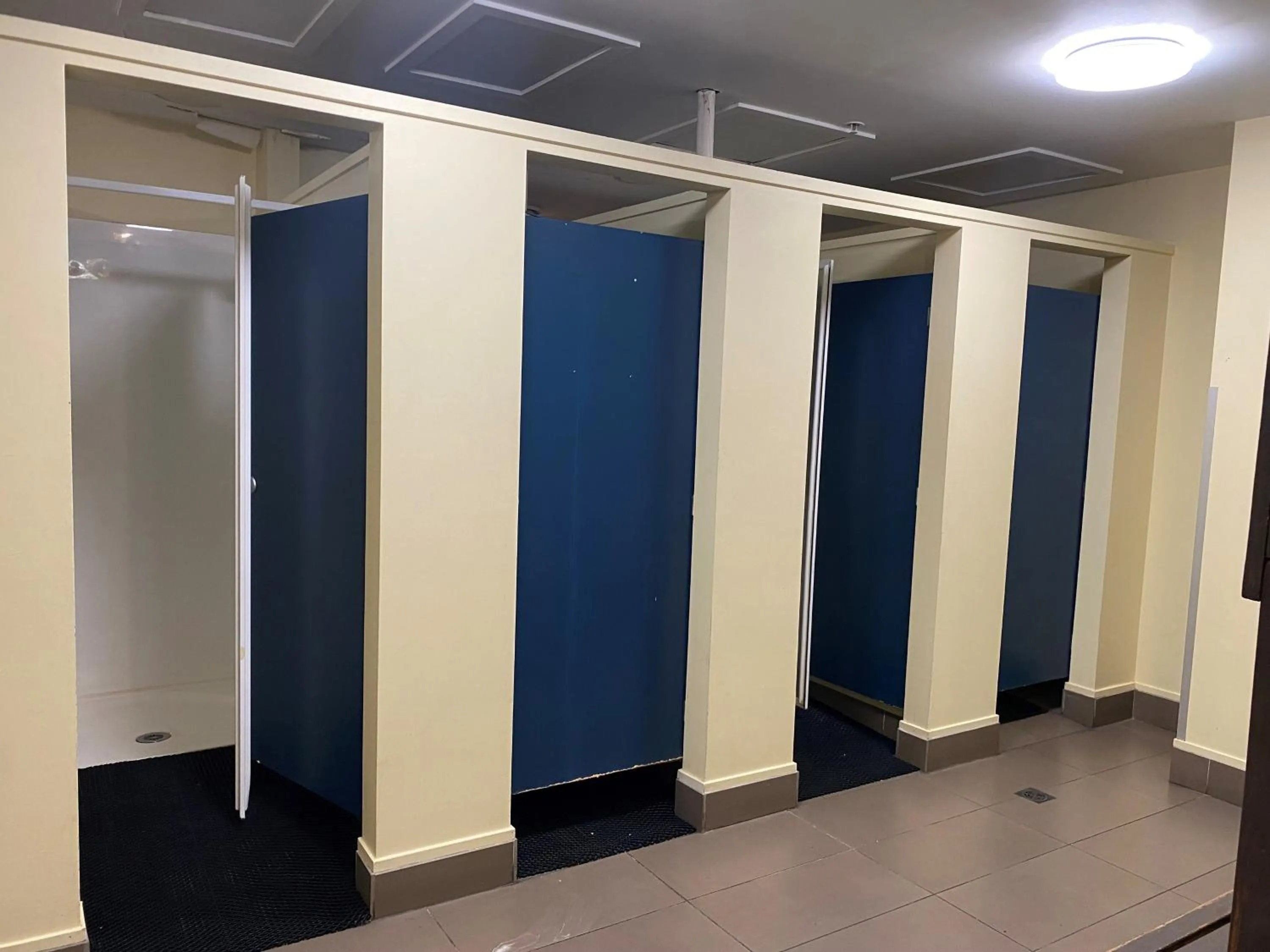 Single Shared Bathroom in Fort Street Accommodation