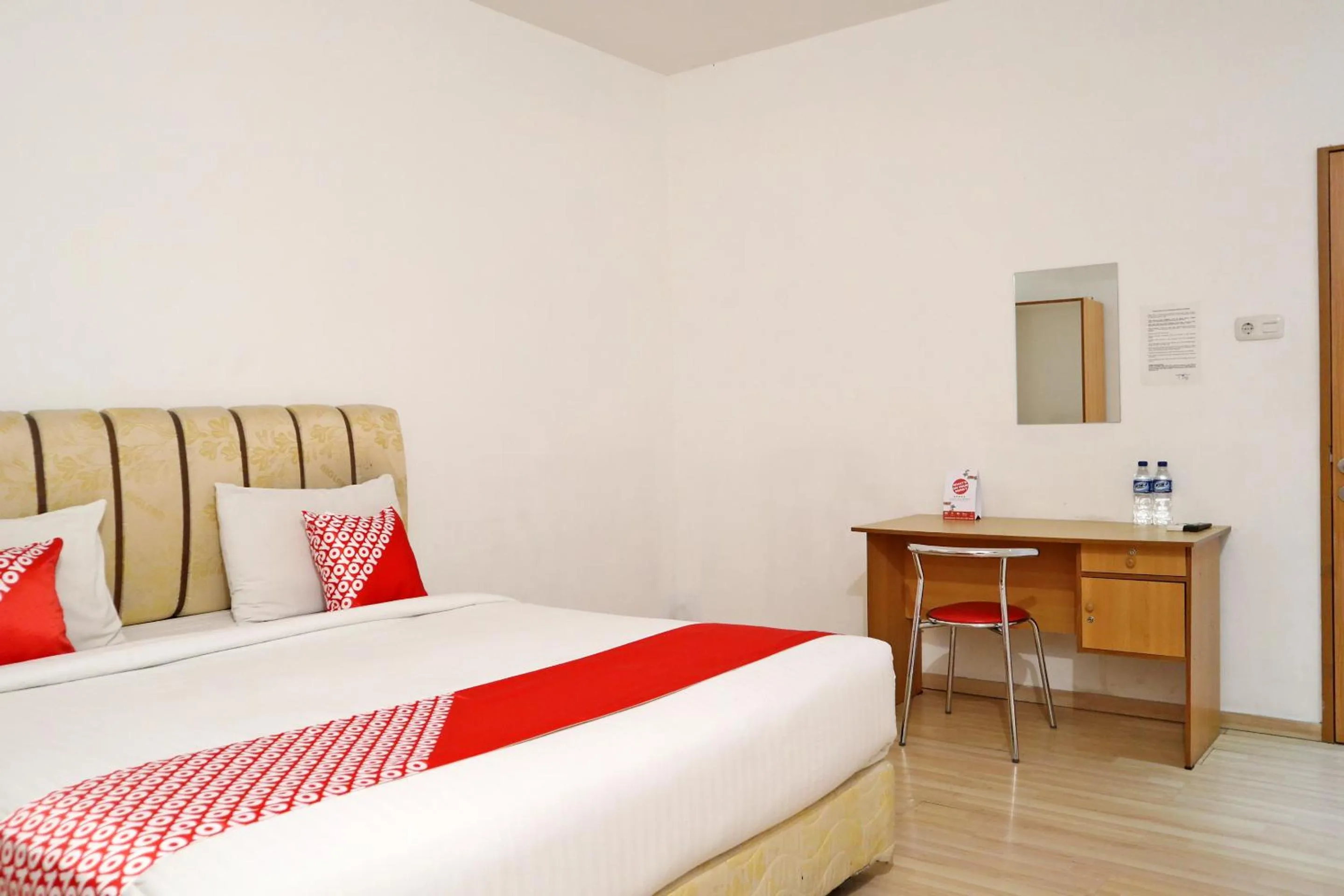 Hotel O M Authentic Kost Man