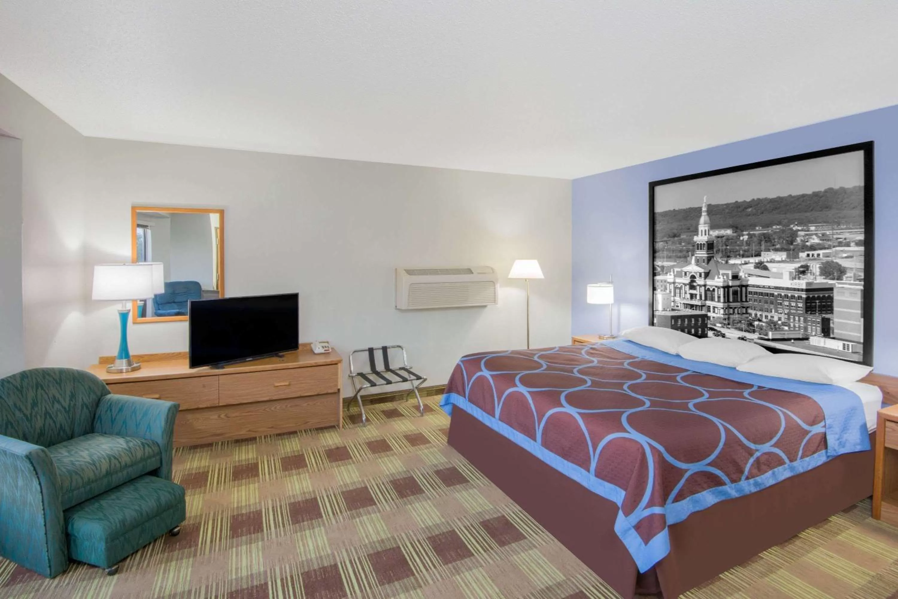 Queen Room - Non-Smoking in Super 8 by Wyndham Toledo