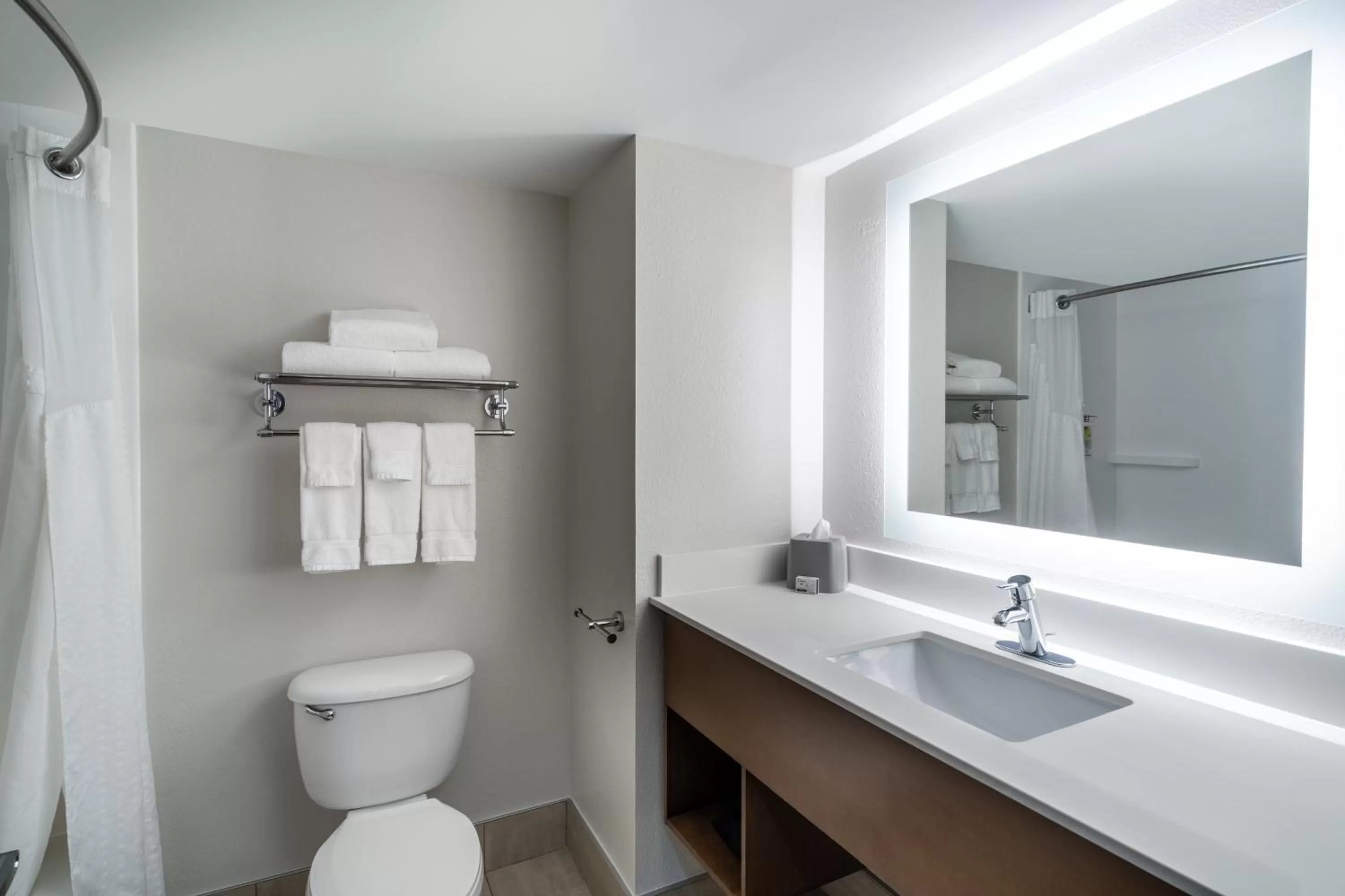 King Room - Disability Access with Tub in Holiday Inn Express Hotel & Suites Bluffton at Hilton Head Area, an IHG Hotel