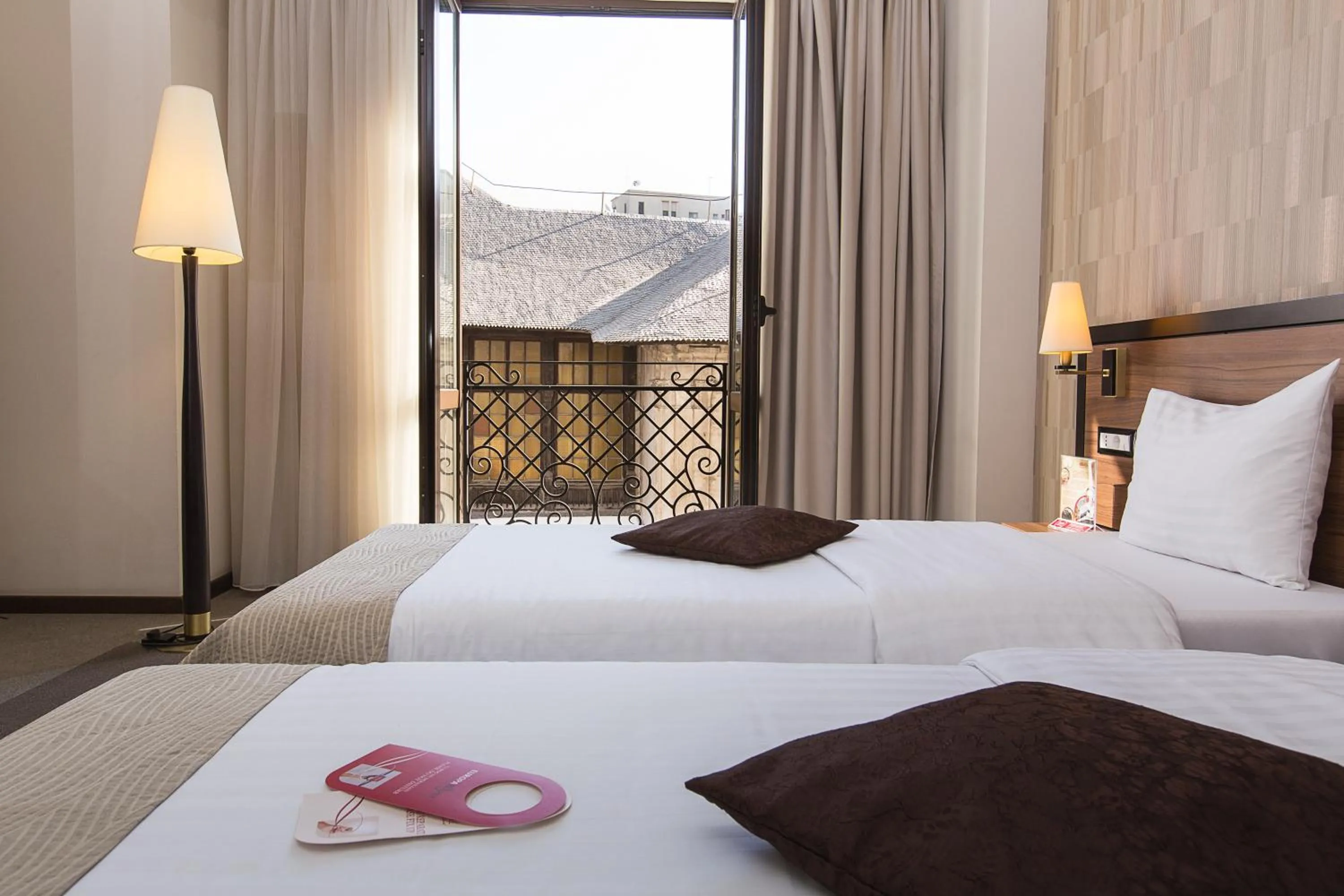 Standard Twin Room in Europa Royale Bucharest
