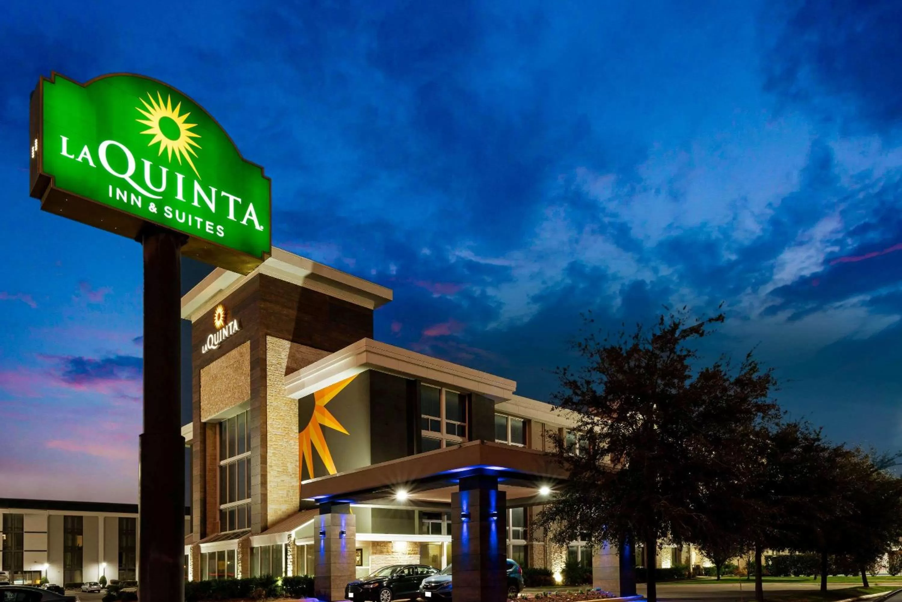 La Quinta by Wyndham Dallas I-35 Walnut Hill Ln