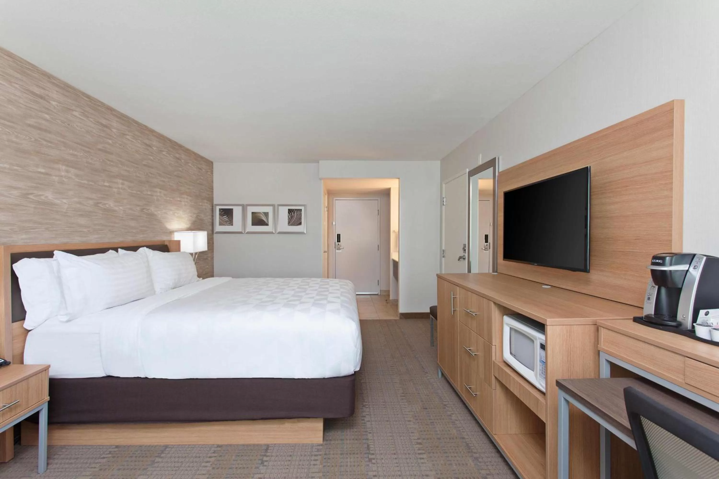 Standard Room in Holiday Inn Palmdale-Lancaster by IHG