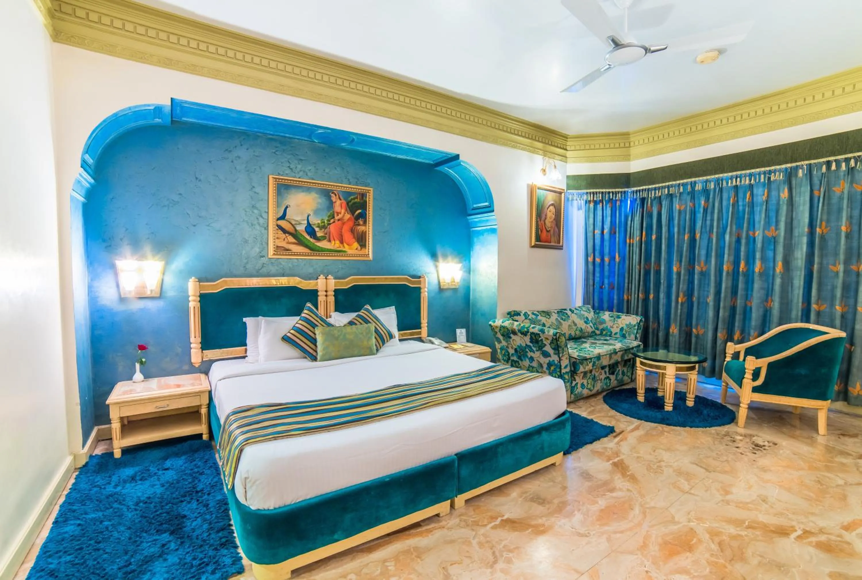 Super Deluxe Double Room in Hotel Hillock