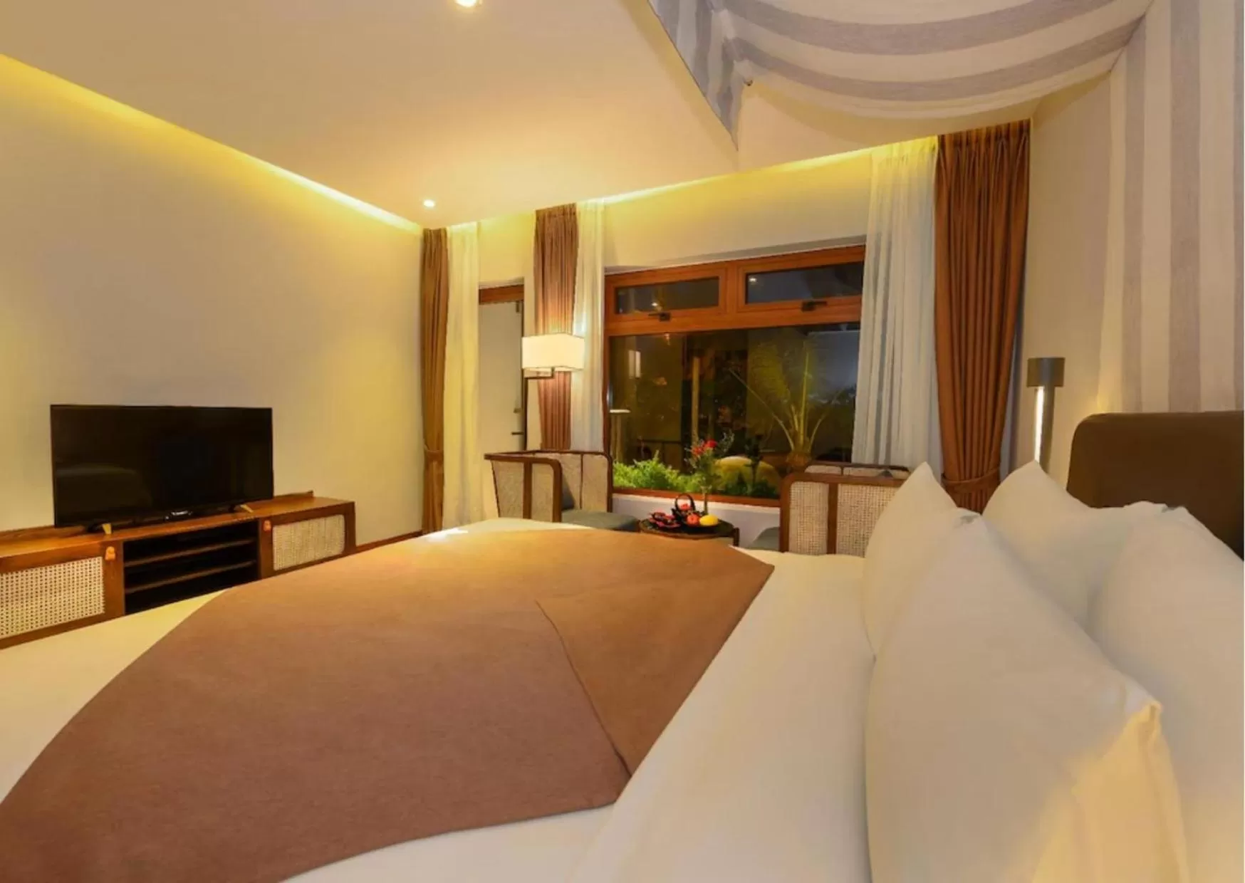 Deluxe King Room in HA Hotel Apartments Ocean Front