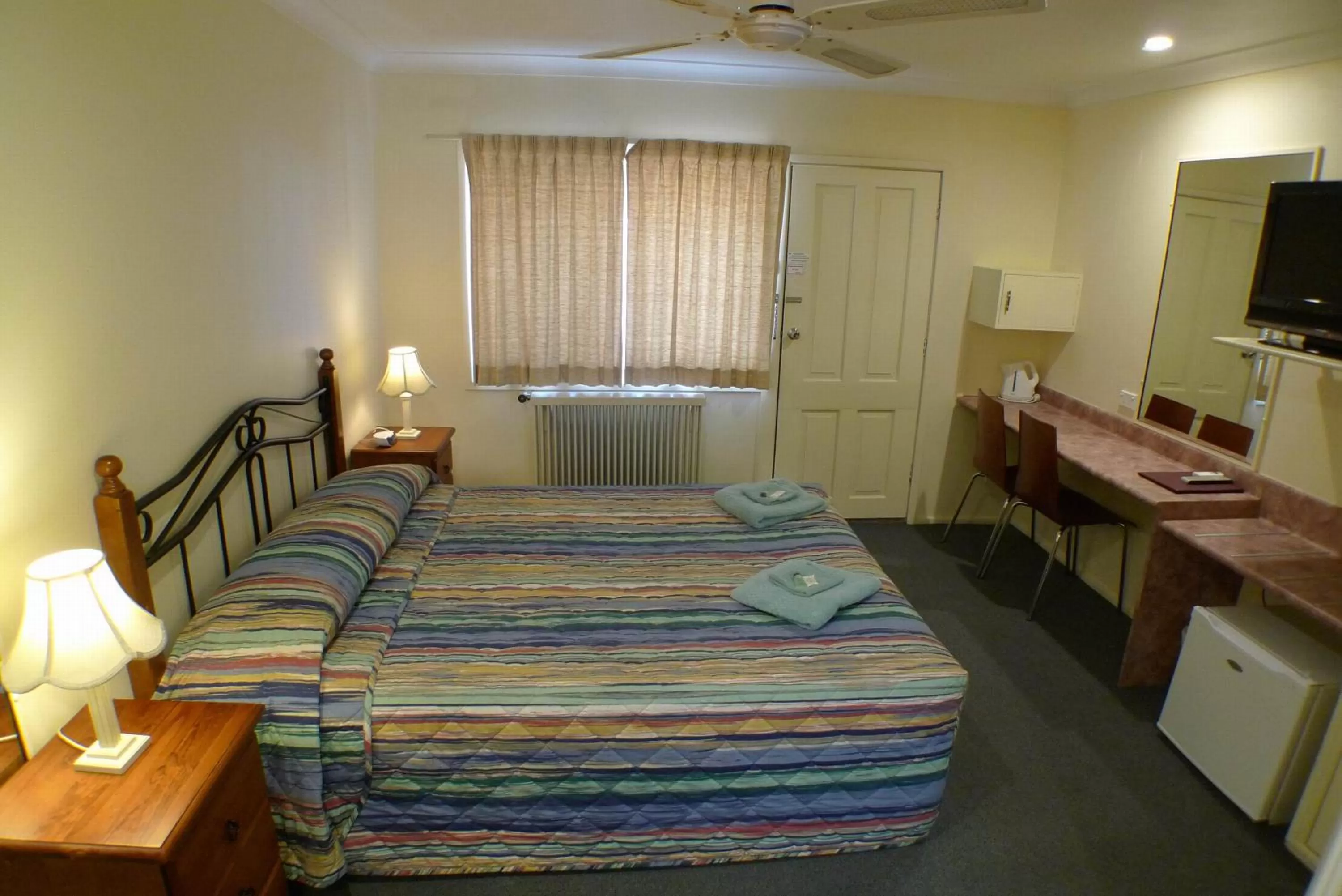 Queen Room - single occupancy in Parkhaven Motel
