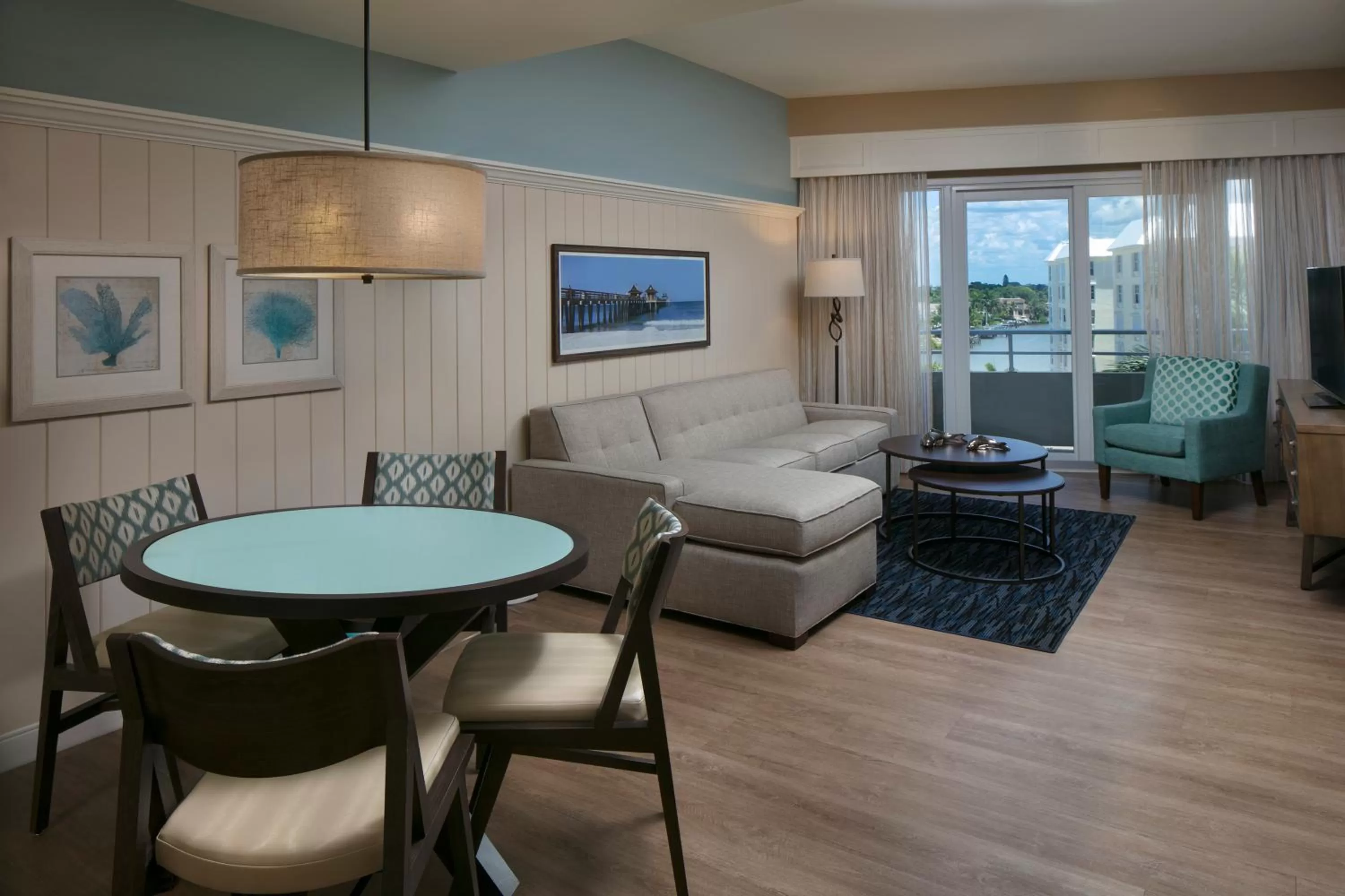 One-Bedroom Suite with City View - Main Building in Edgewater Beach Hotel