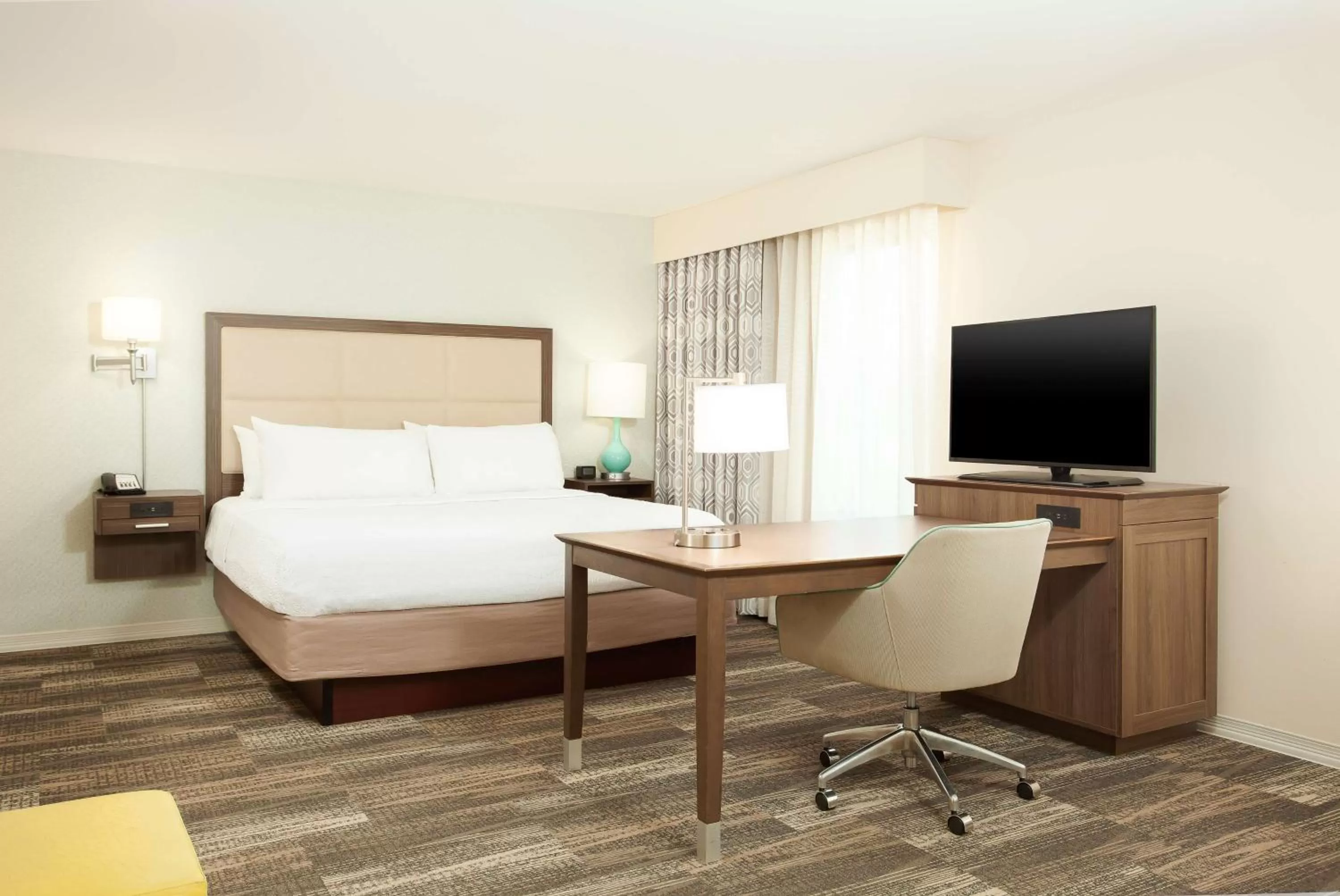 King Studio Suite with Sofa Bed - Hearing Access/Non-Smoking in Hampton Inn & Suites Niles/Warren, OH