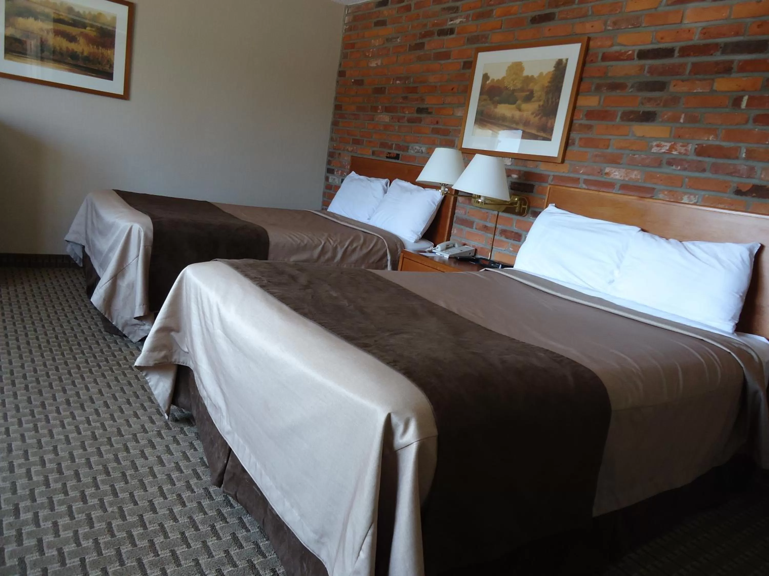 Deluxe Double Room with Two Double Beds - Non-Smoking in Travelodge by Wyndham Thunder Bay ON
