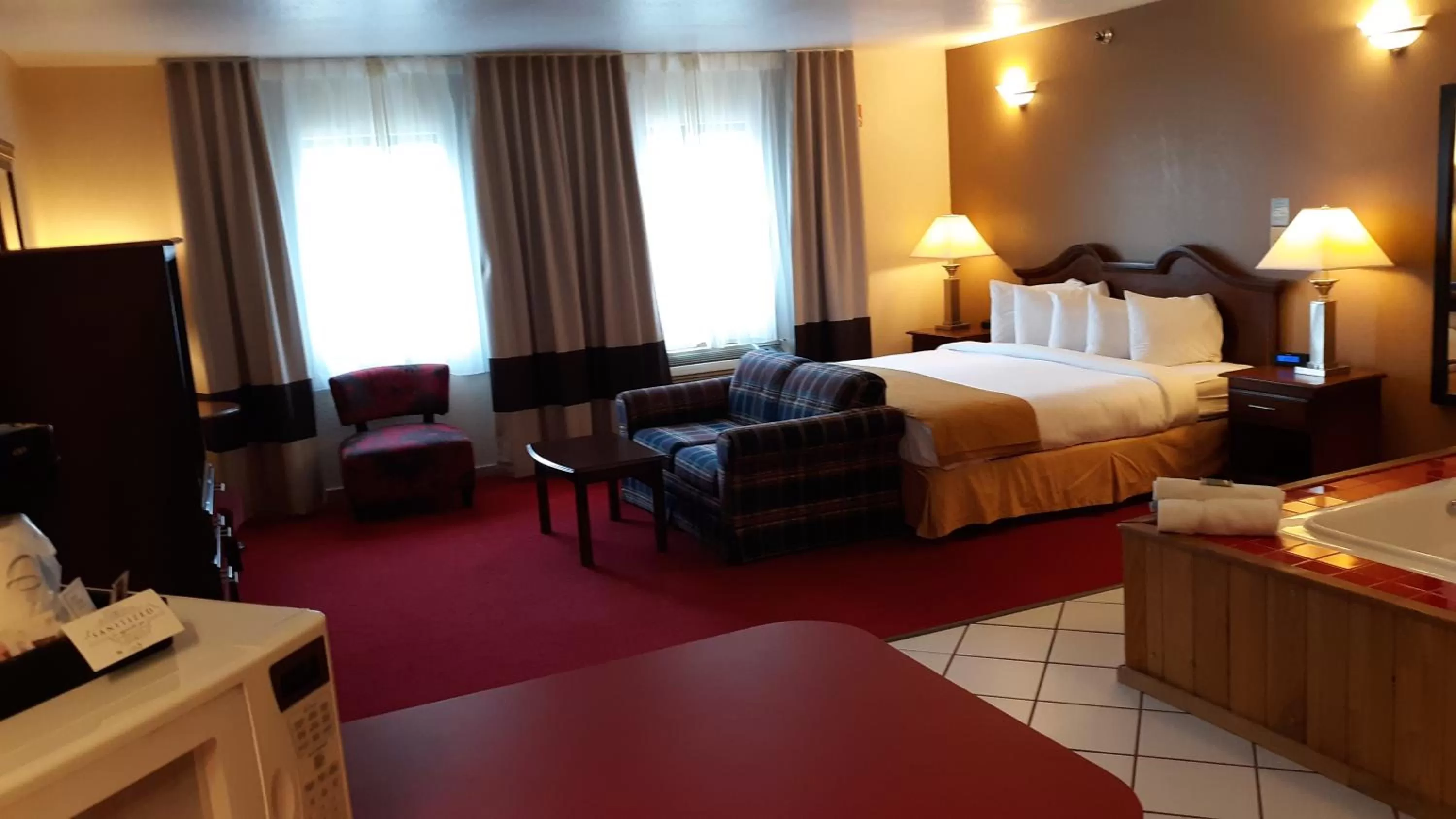 Deluxe King Suite in Pleasant Moose Lodge