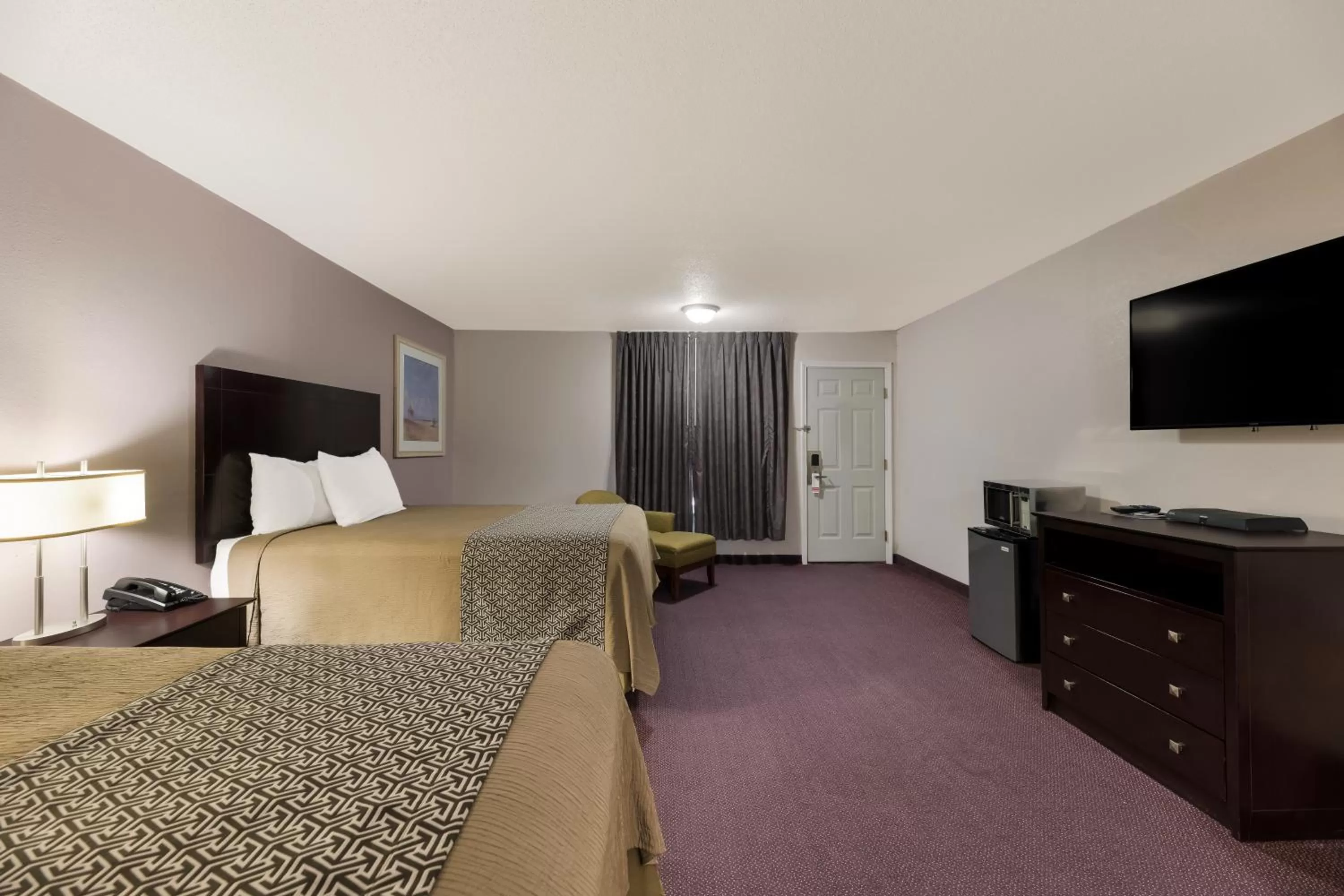 Queen Room with Two Queen Beds - Non-Smoking in Americas Best Value Inn Alpine