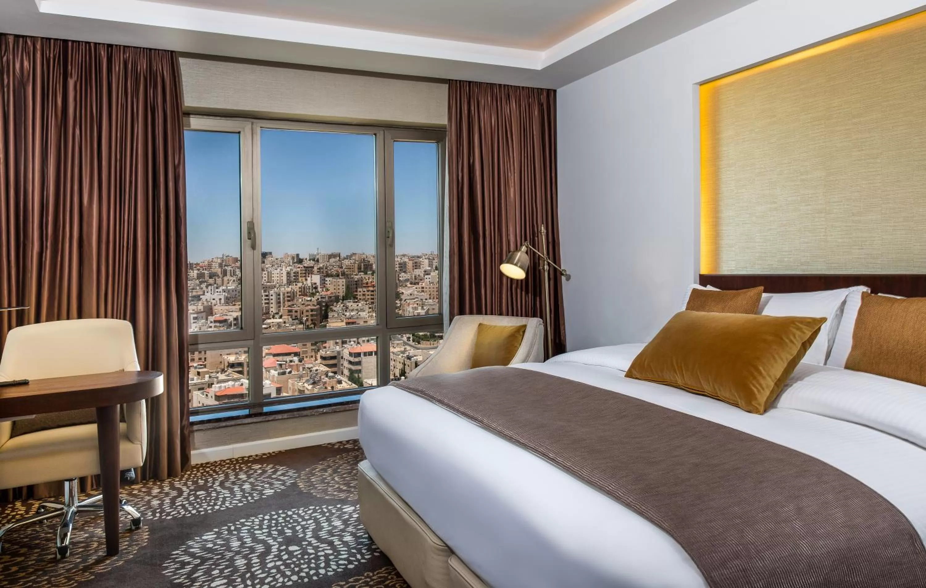 Executive Suite with City View in Mövenpick Hotel Amman