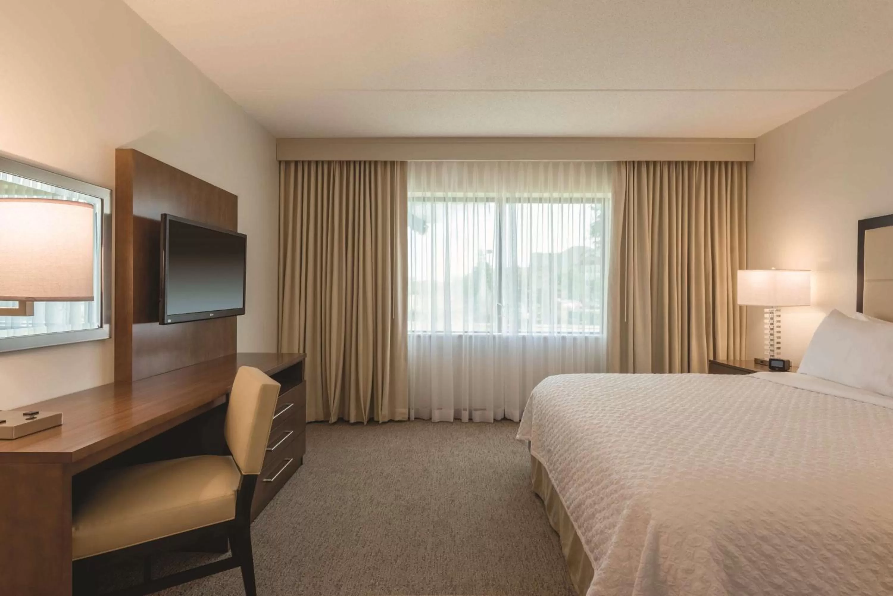 King Suite - High Floor in Embassy Suites by Hilton Milwaukee Brookfield