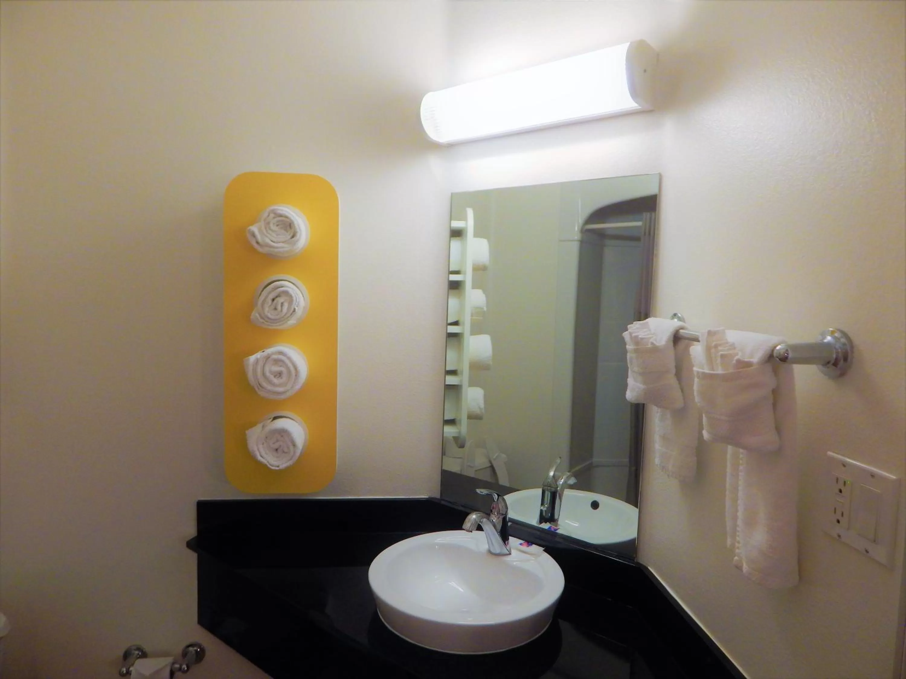 Superior Queen Room with Mobility Access - Non-Smoking in Baymont by Wyndham Sheridan