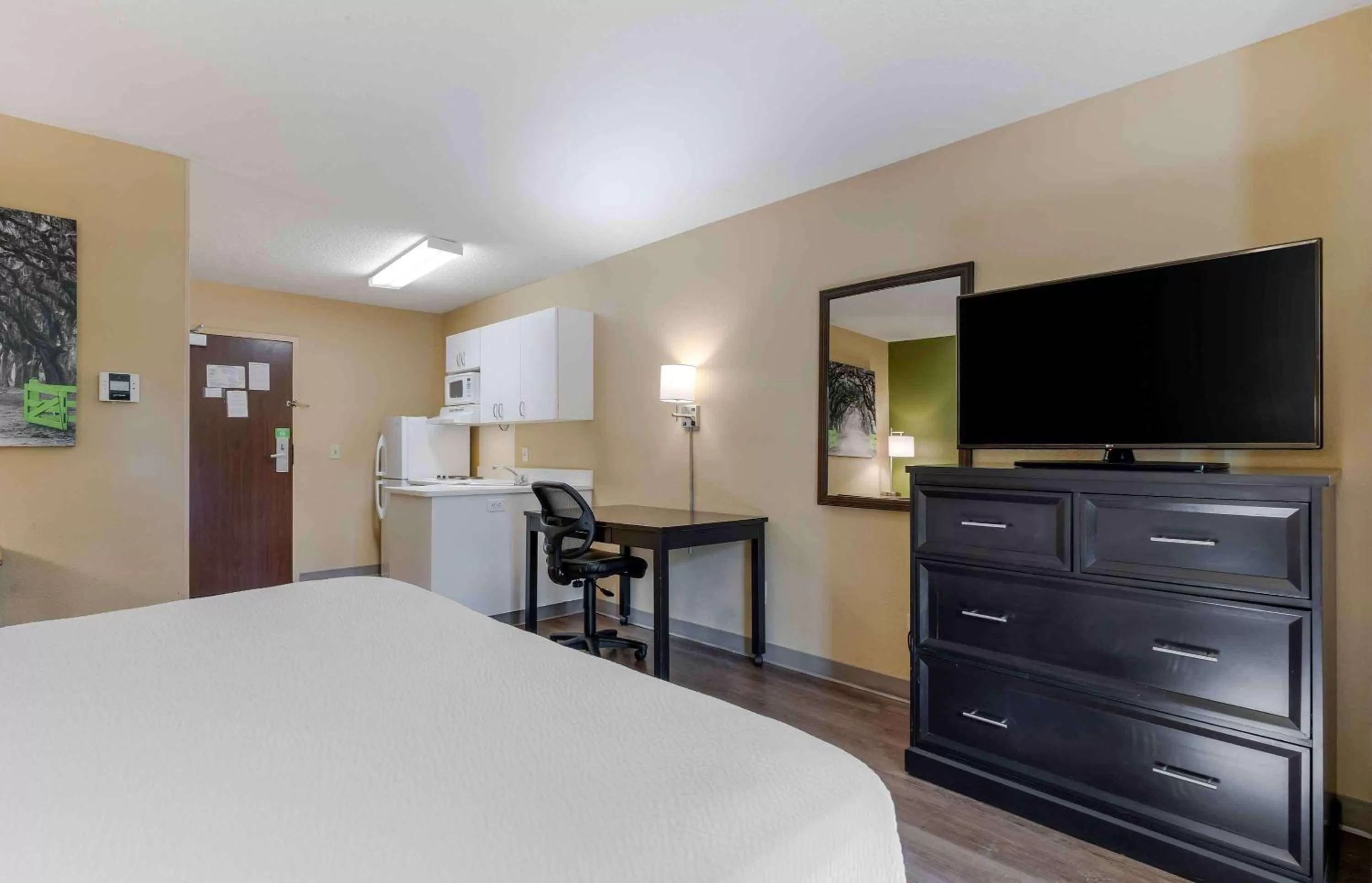 Queen Studio - Disability Access/Non-Smoking in Extended Stay America Suites - Orlando - Convention Ctr - Sports Complex