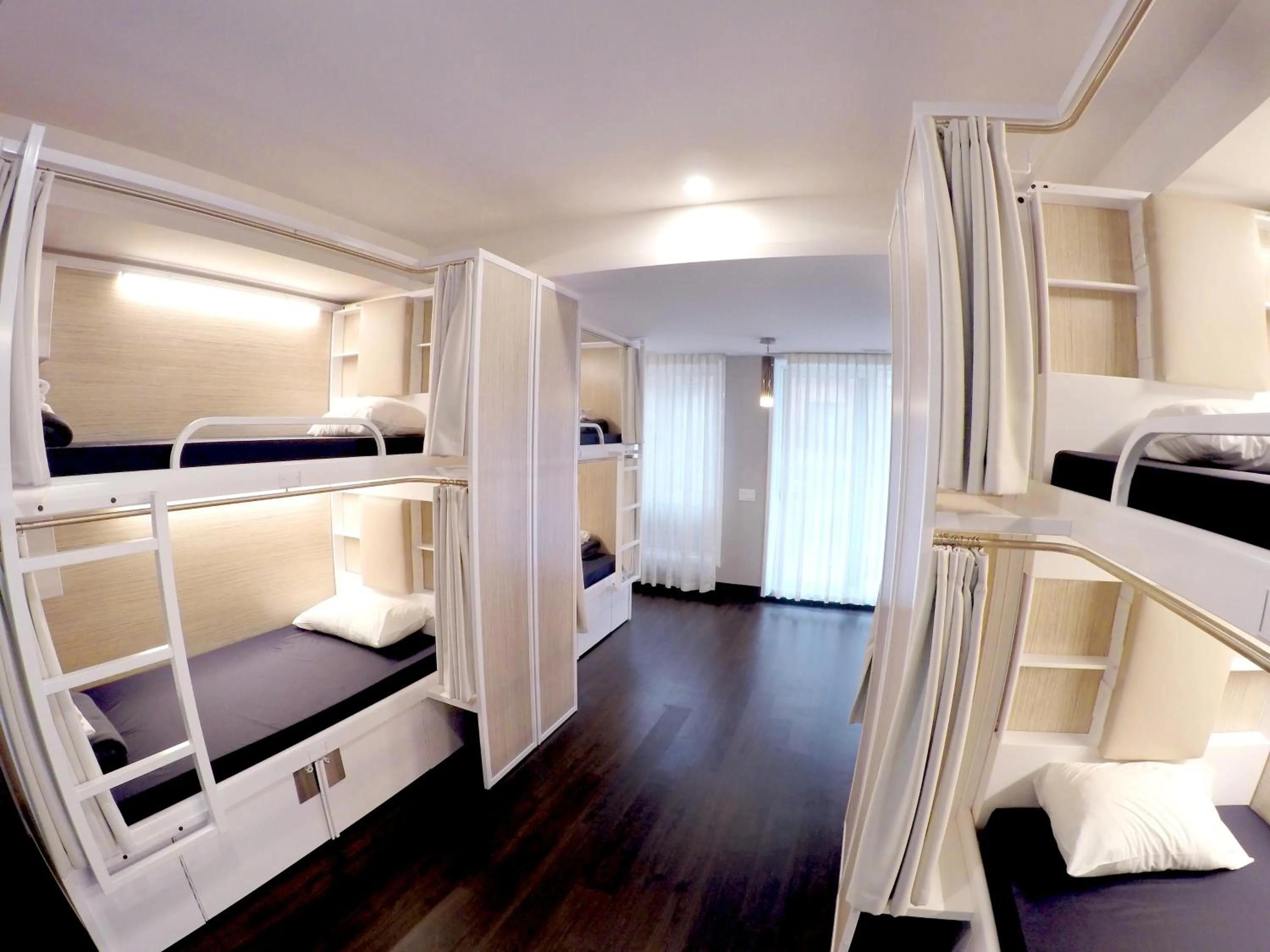 Bed in 8-Bed Mixed Dormitory Room in M Montreal Hostel