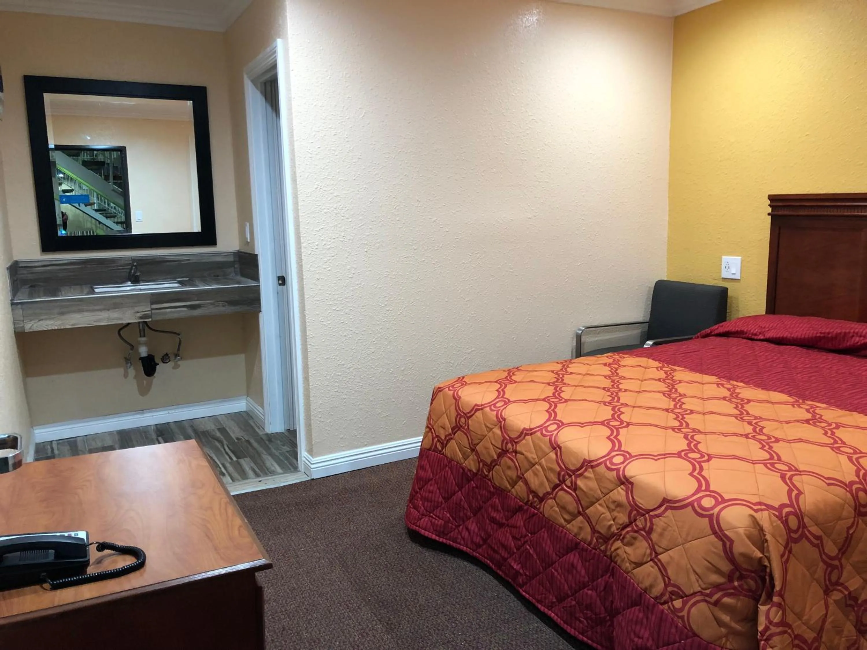 Queen Room in Rosa Bell Motel - Los Angeles