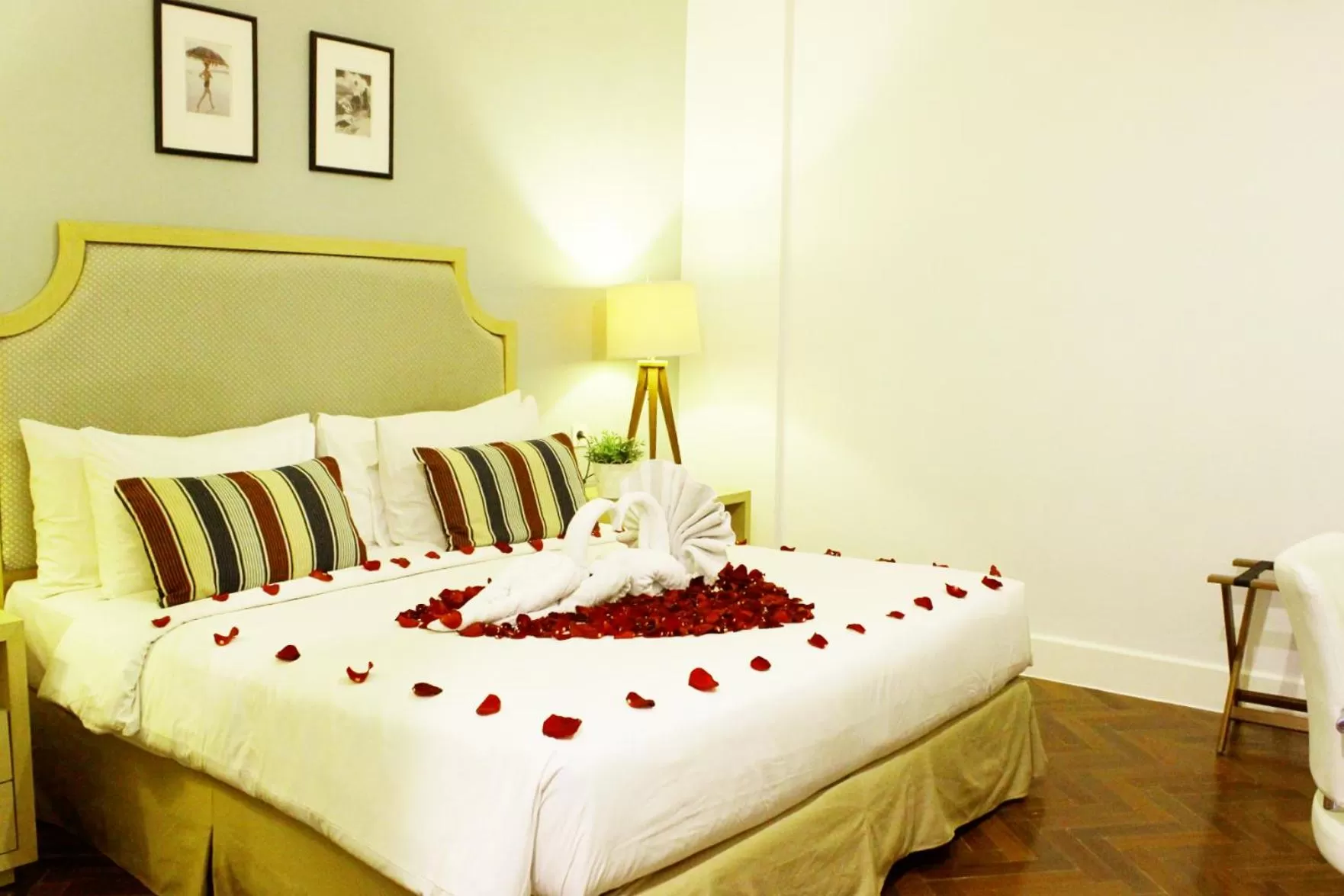 White Tree Suite in White Tree Residence