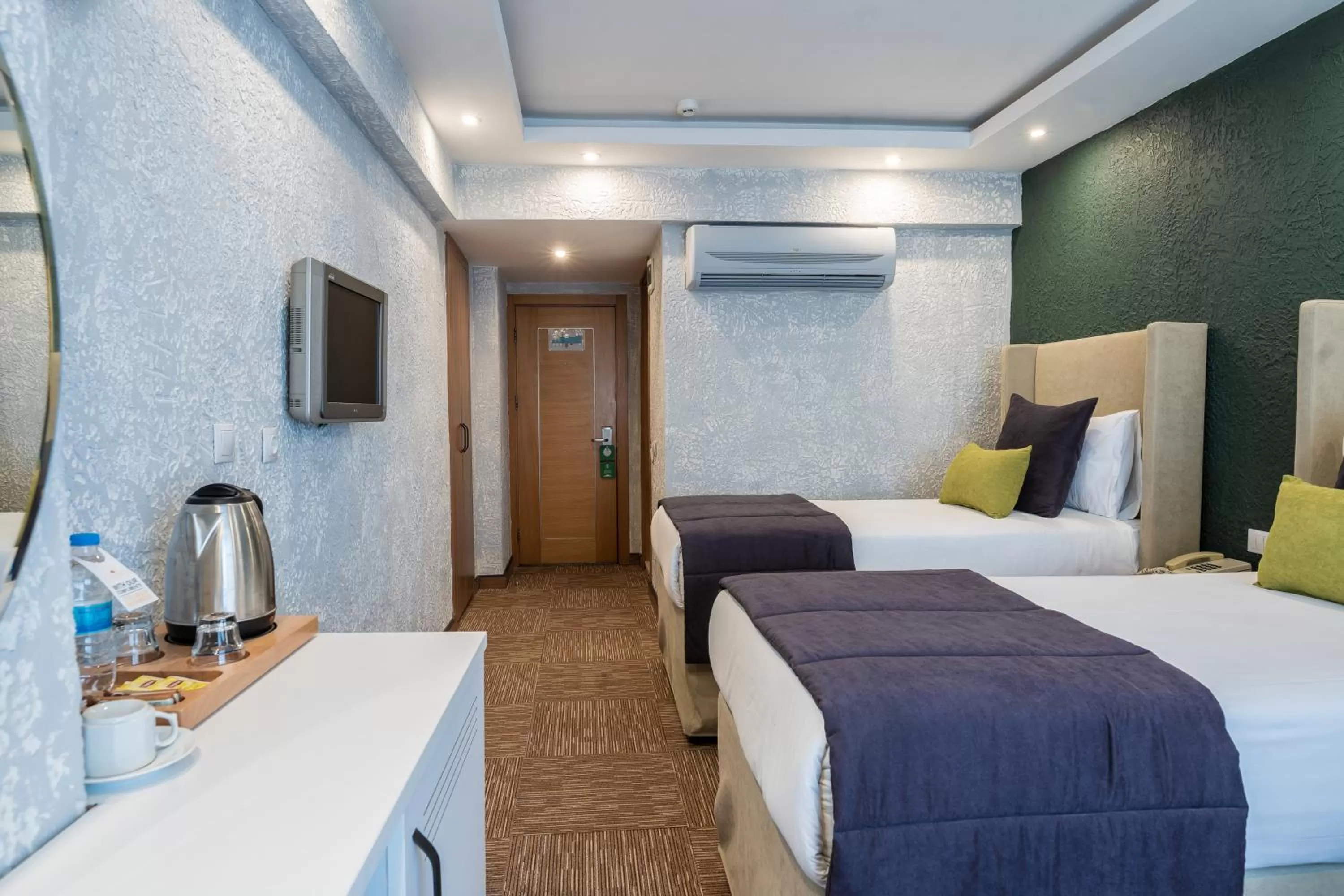 Superior Double or Twin Room in Carlton Hotel Old City