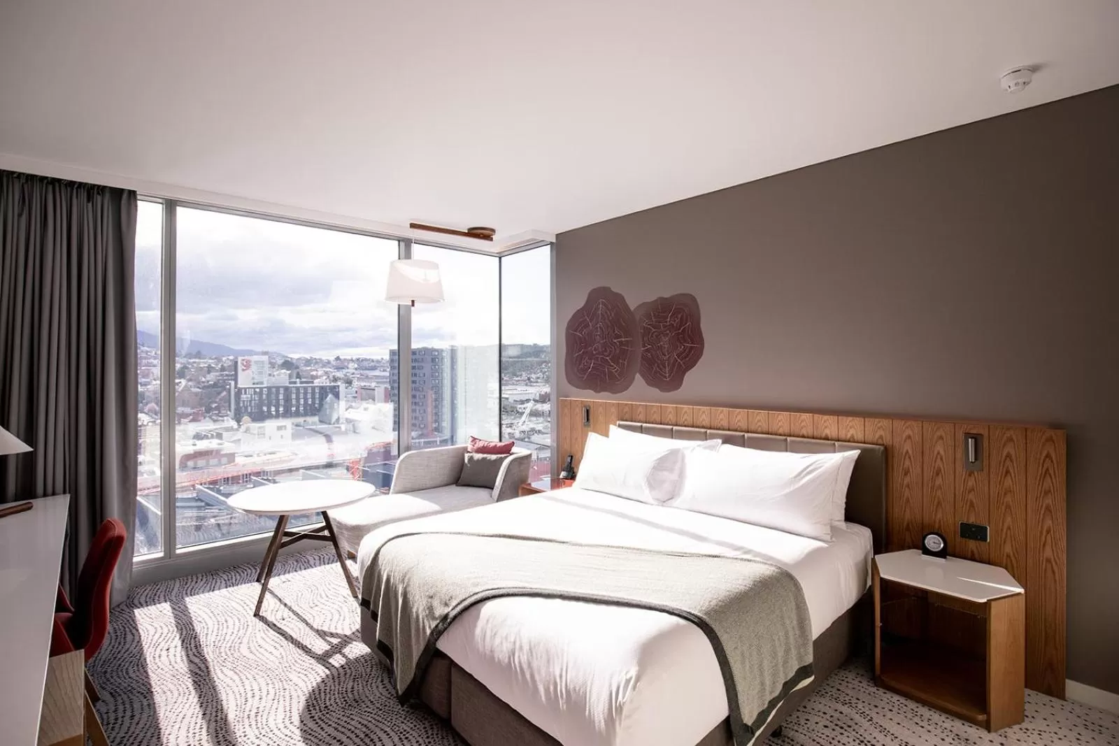 Premium Corner King Room with Club Access in Crowne Plaza Hobart by IHG