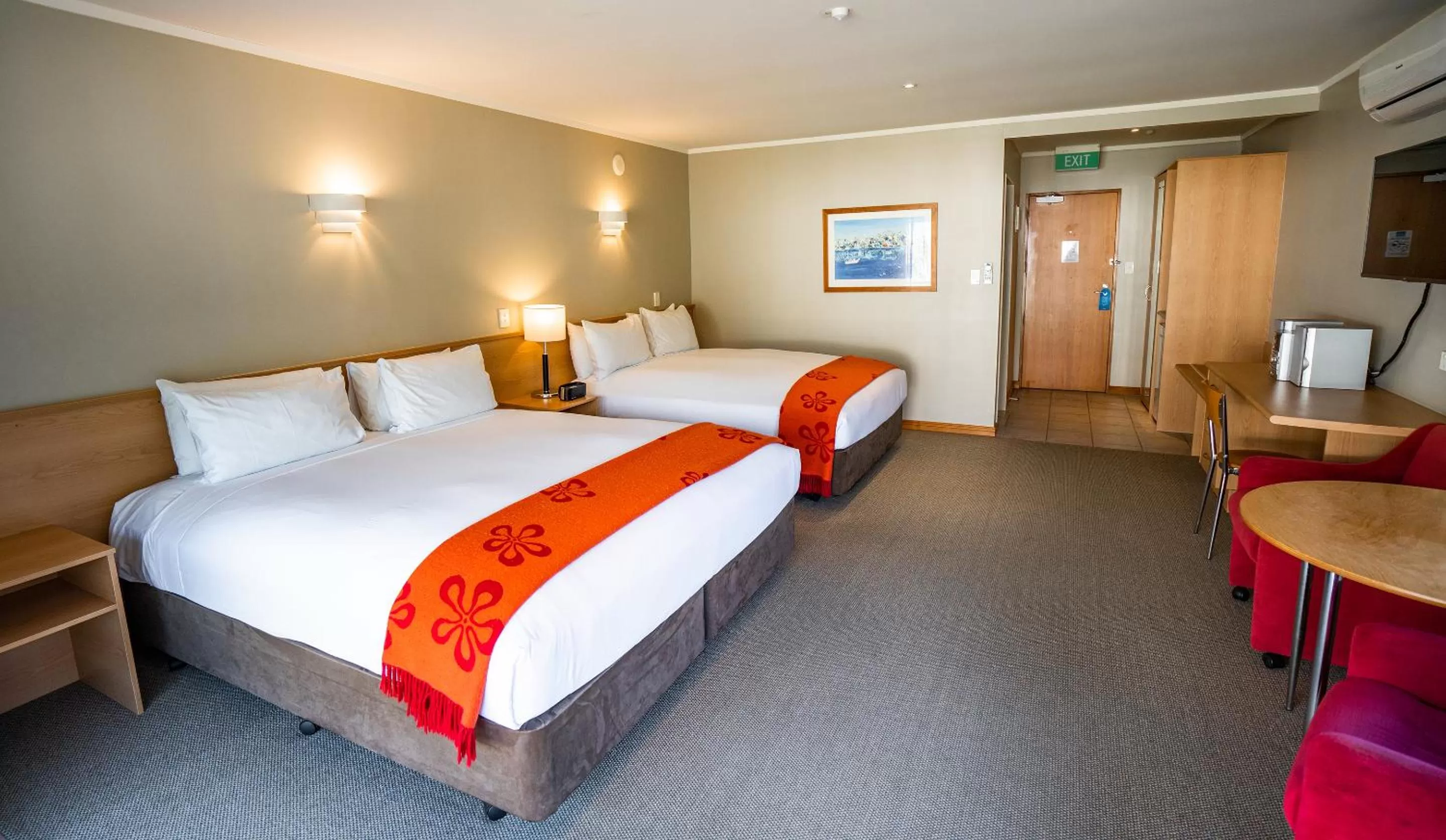 Superior Twin Room with a King & Queen Bed in Scenic Hotel Bay of Islands