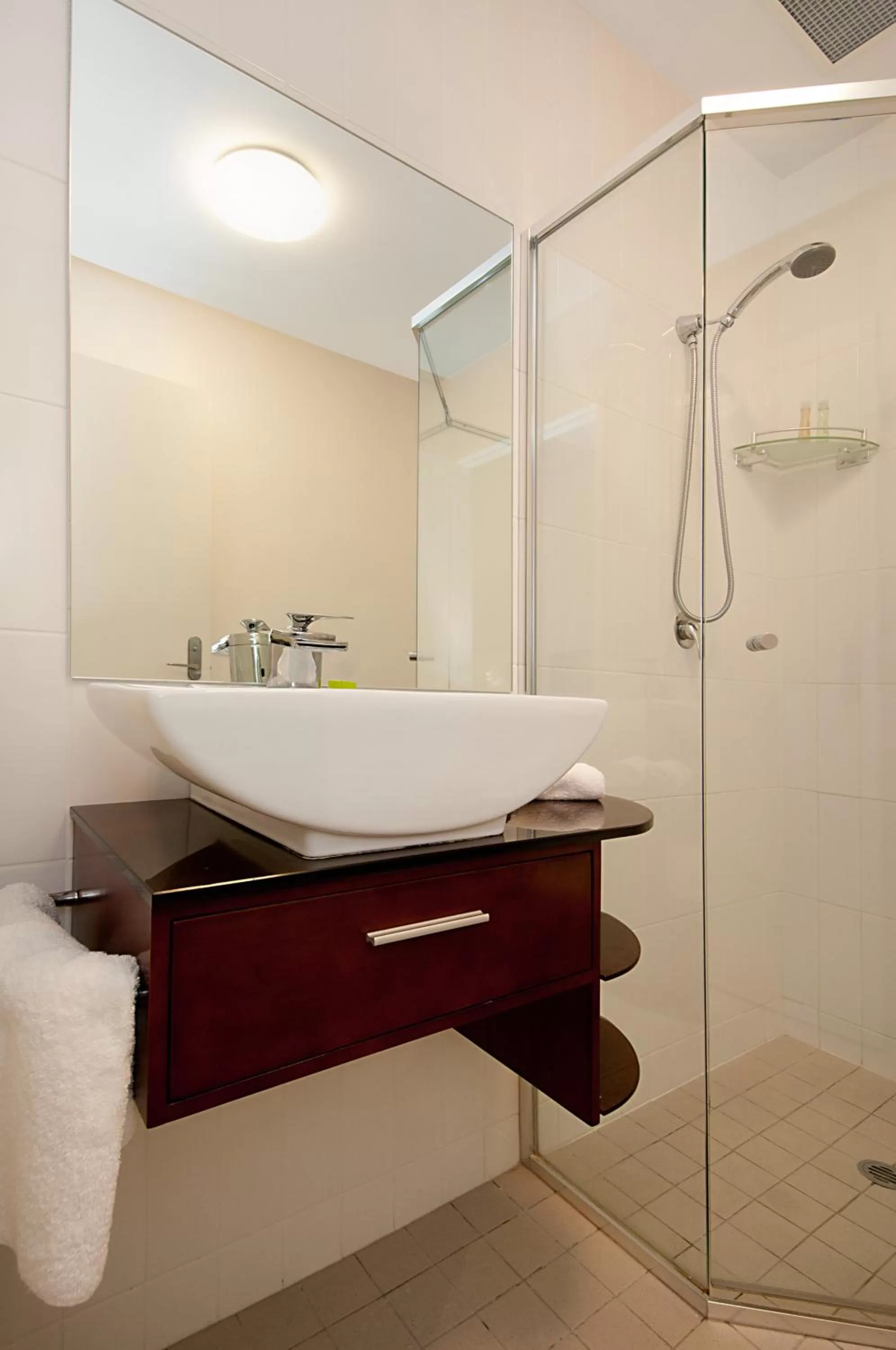 Premium Queen Room in Adabco Boutique Hotel Adelaide