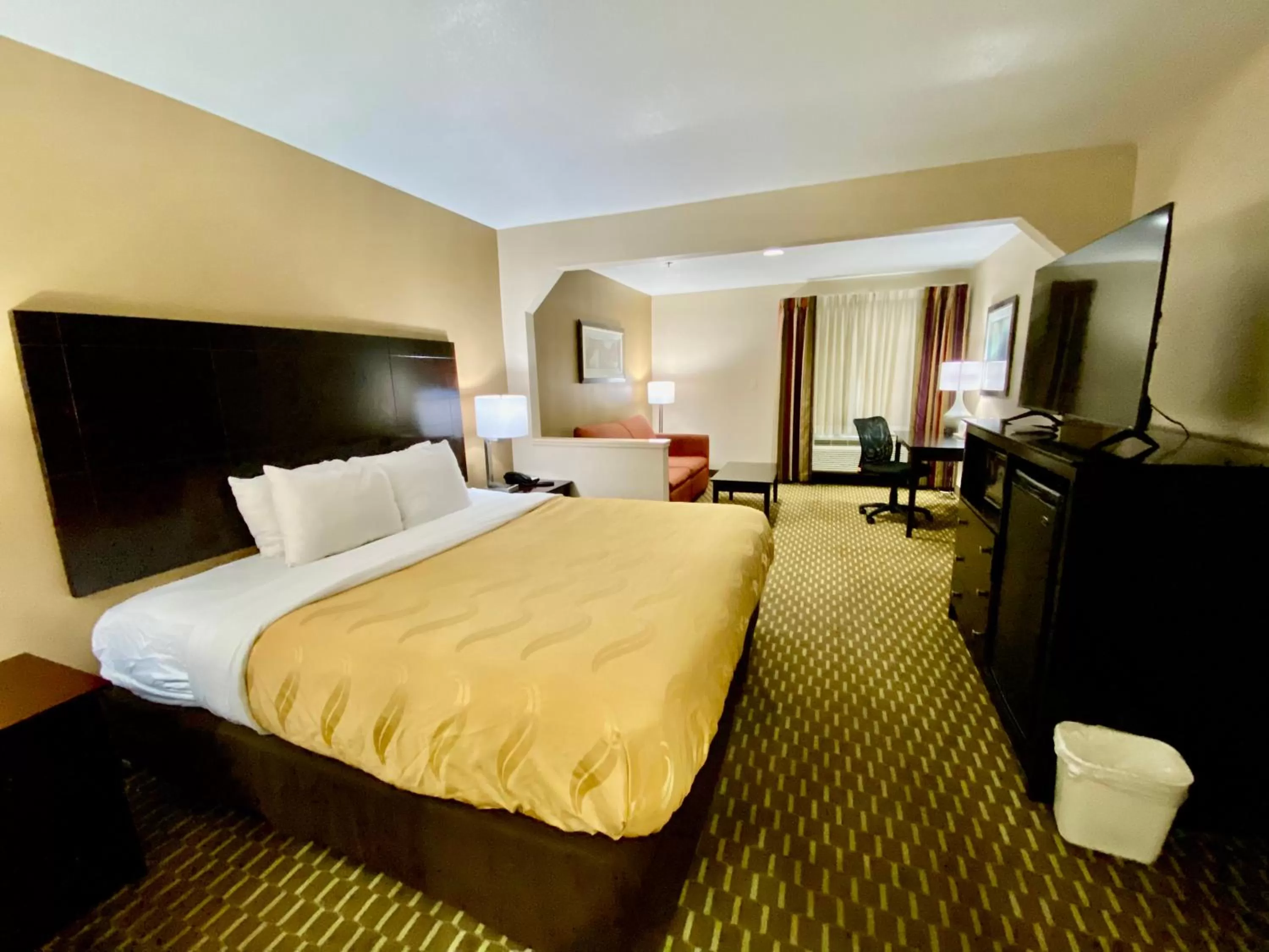 King Suite - Accessible/Non-Smoking in Quality Inn & Suites Pine Bluff AR