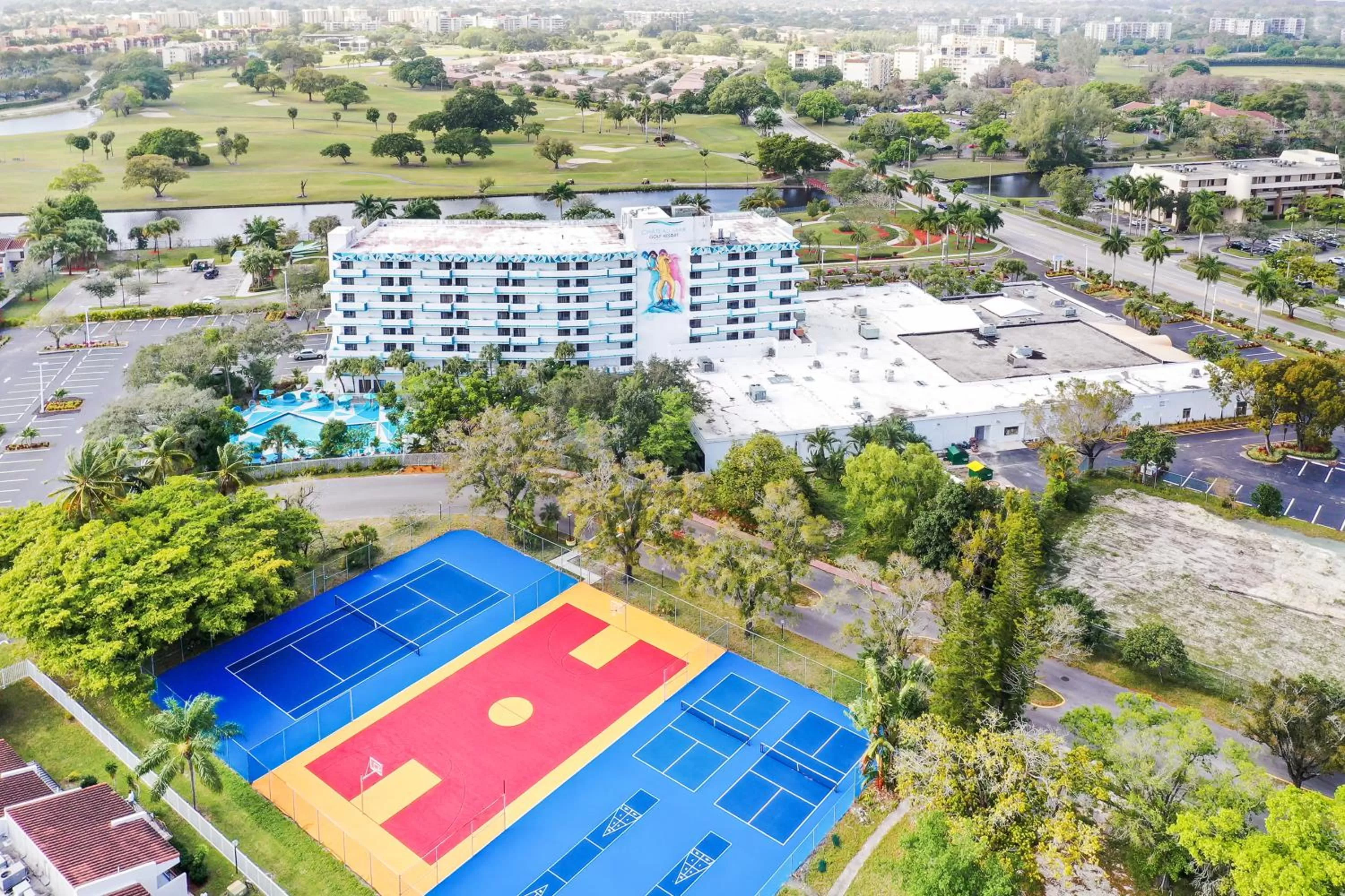 1 King Bed, Mobility/Hearing Accessible Room, Roll-In Shower, Non-Smoking in Chateau Mar Golf Resort, Trademark Collection by Wyndham