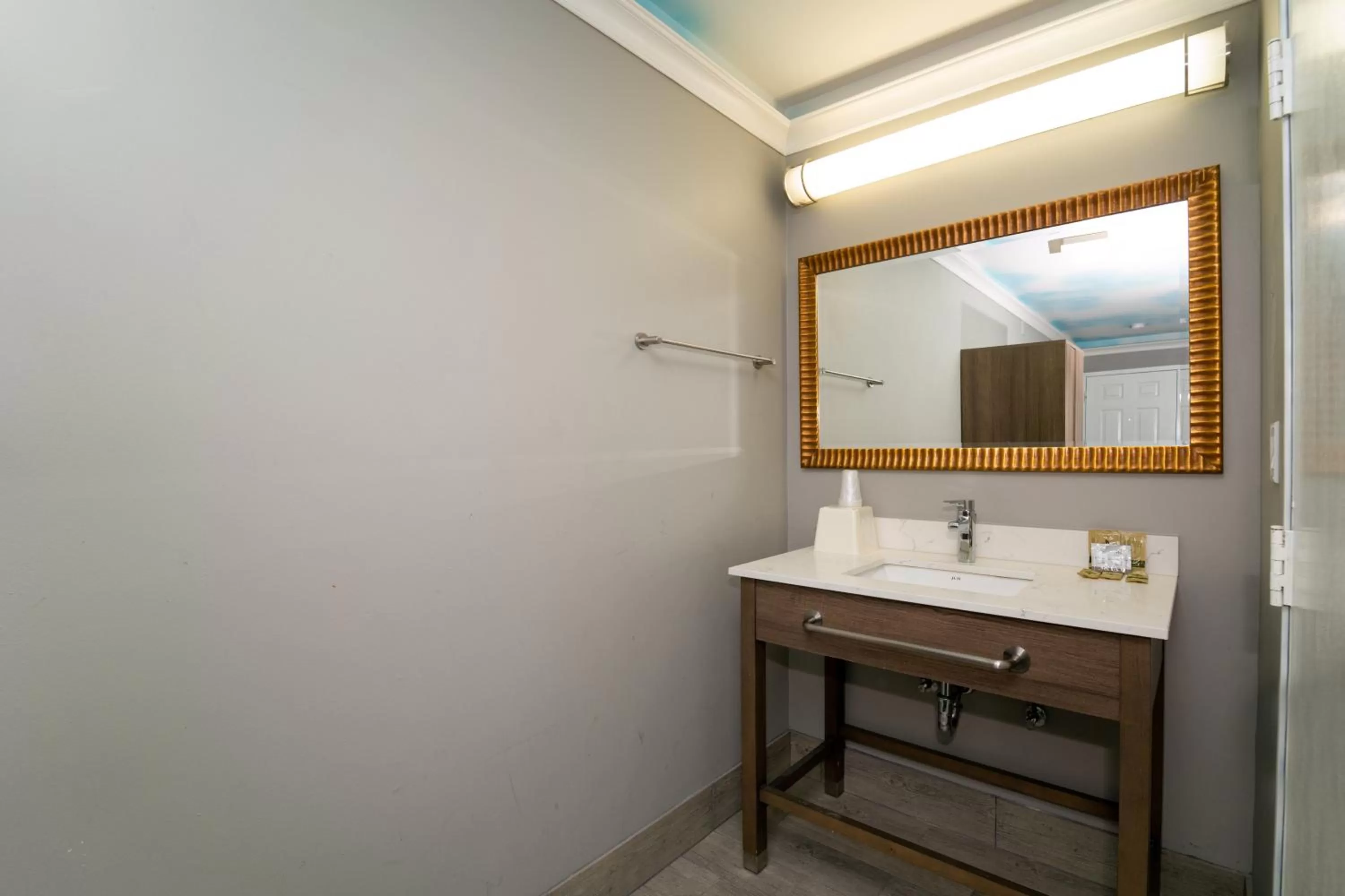 Two-Bedroom Suite in Hollywood Palms Inns & Suites