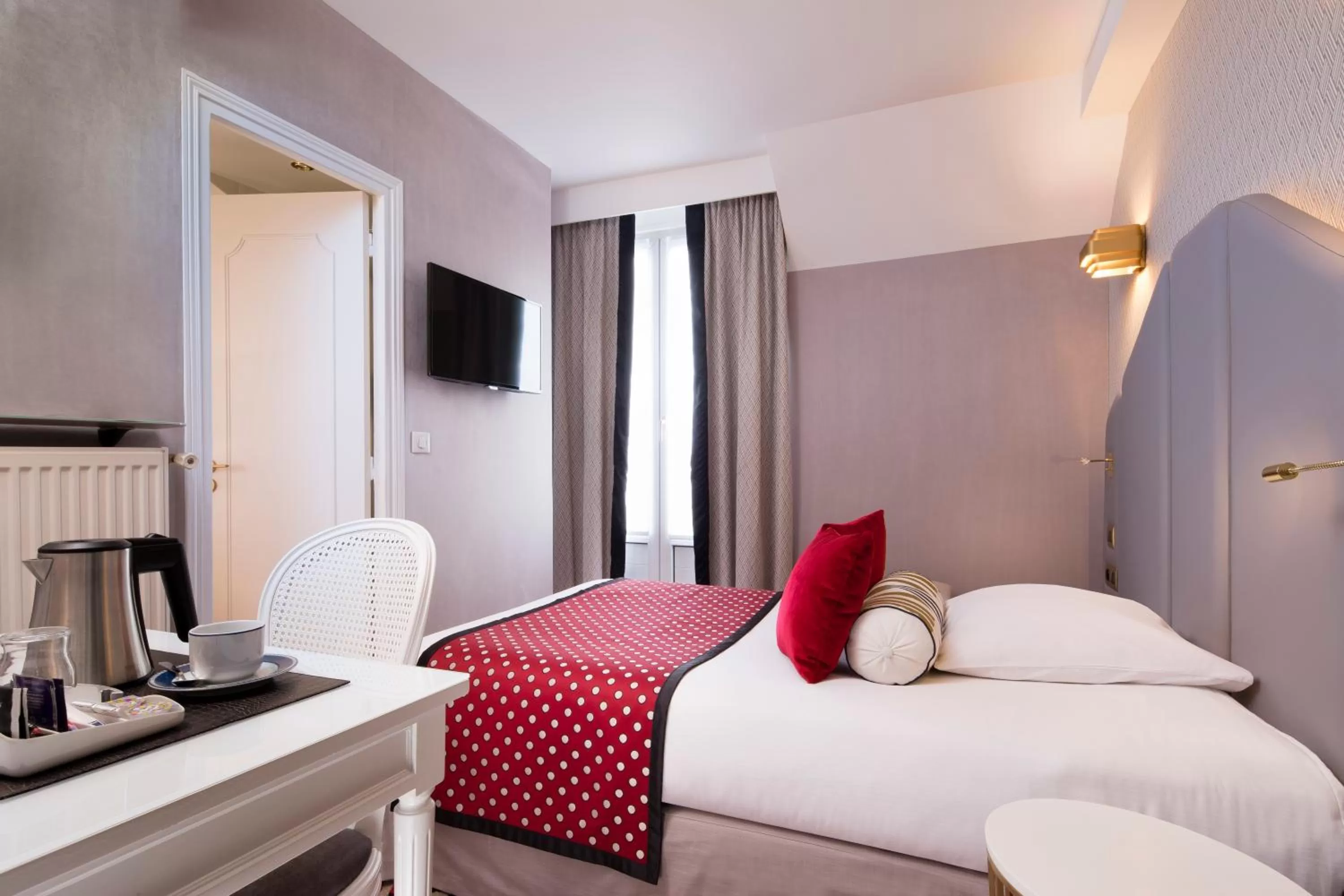 Single Room - single occupancy in Hôtel Victor Hugo Paris Kléber