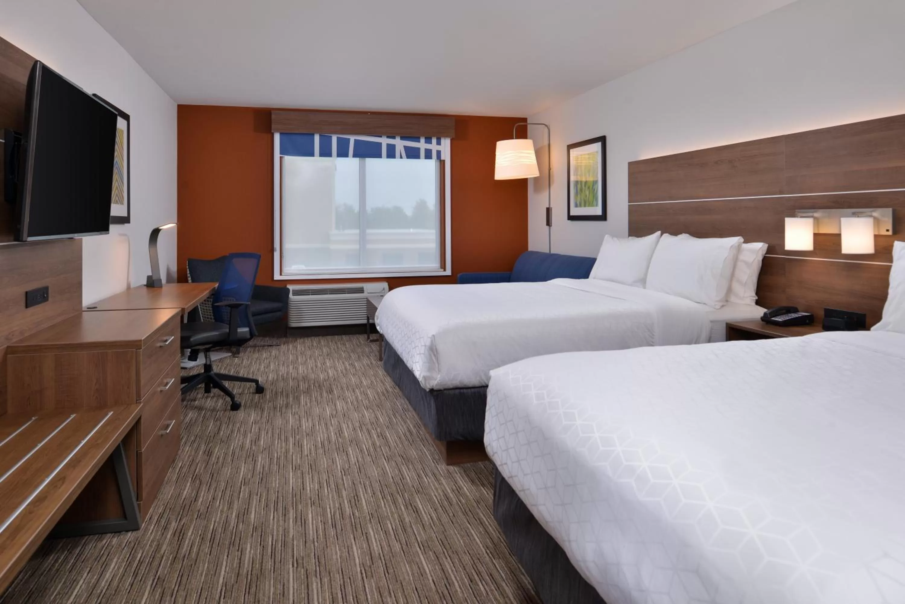 Suite with Two Queen Beds in Holiday Inn Express & Suites - Marshalltown by IHG