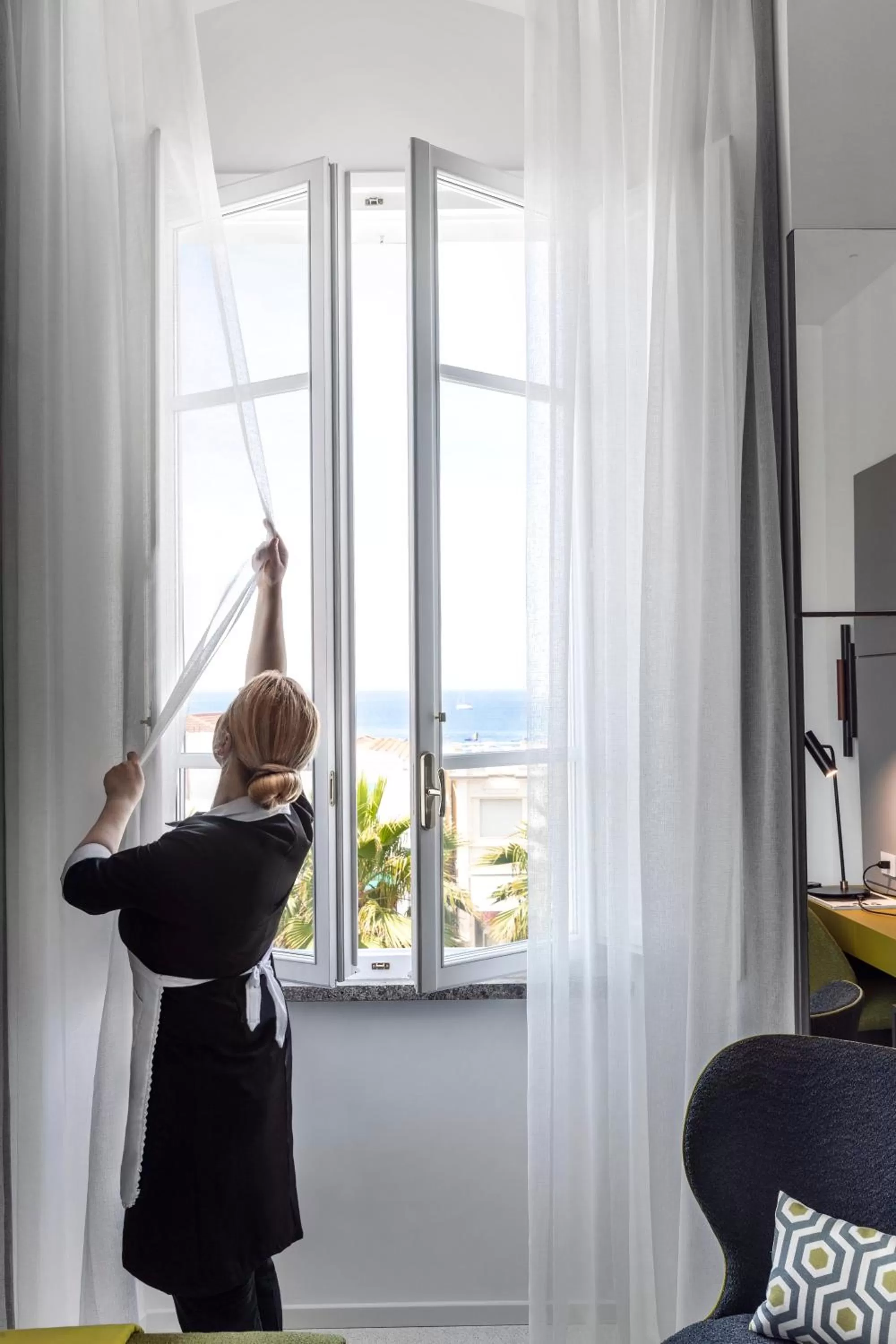 Junior Suite with Sea View in Hotel Plaza e de Russie - Relais & Châteaux