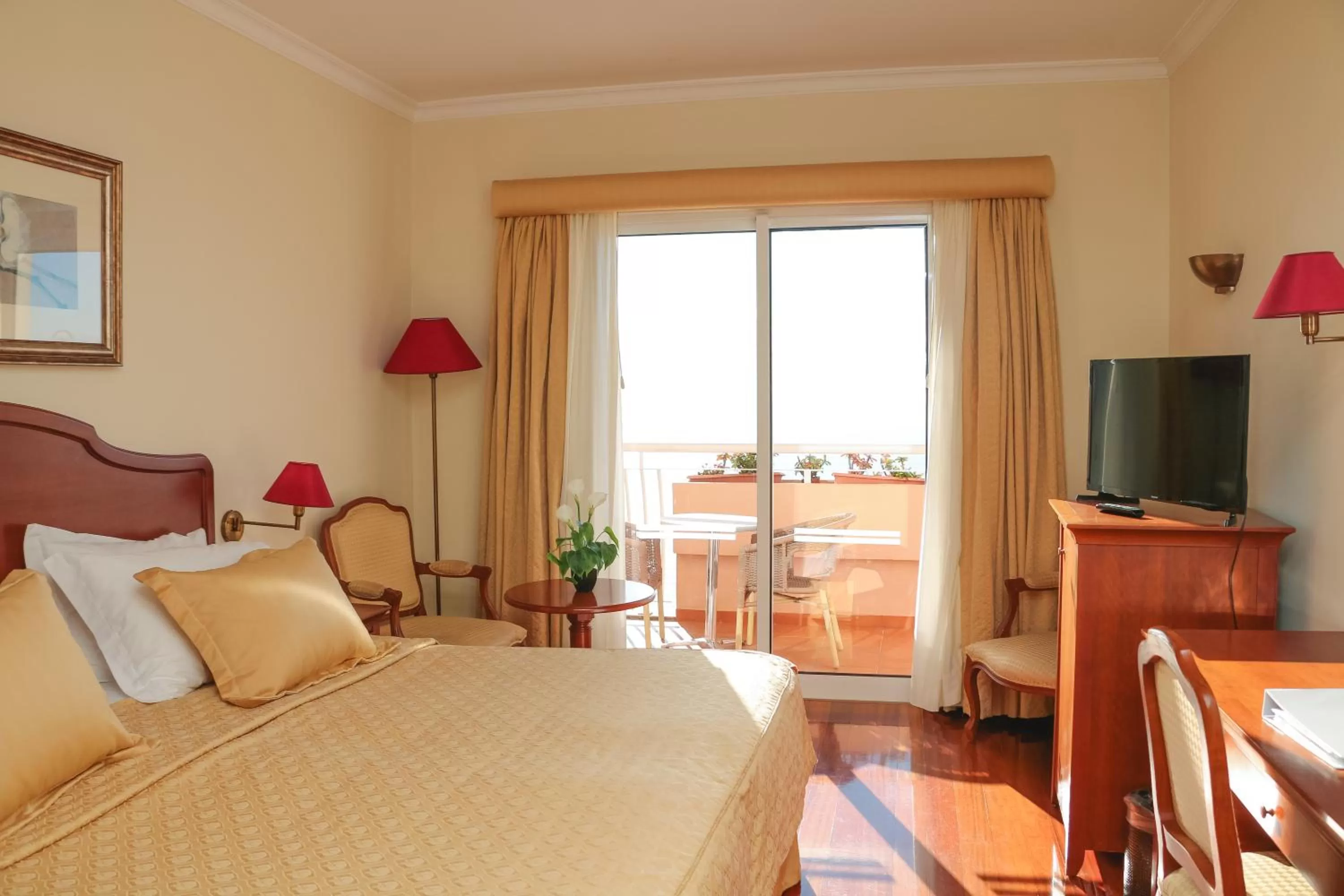 Double or Twin Room with Sea View in Ocean Gardens